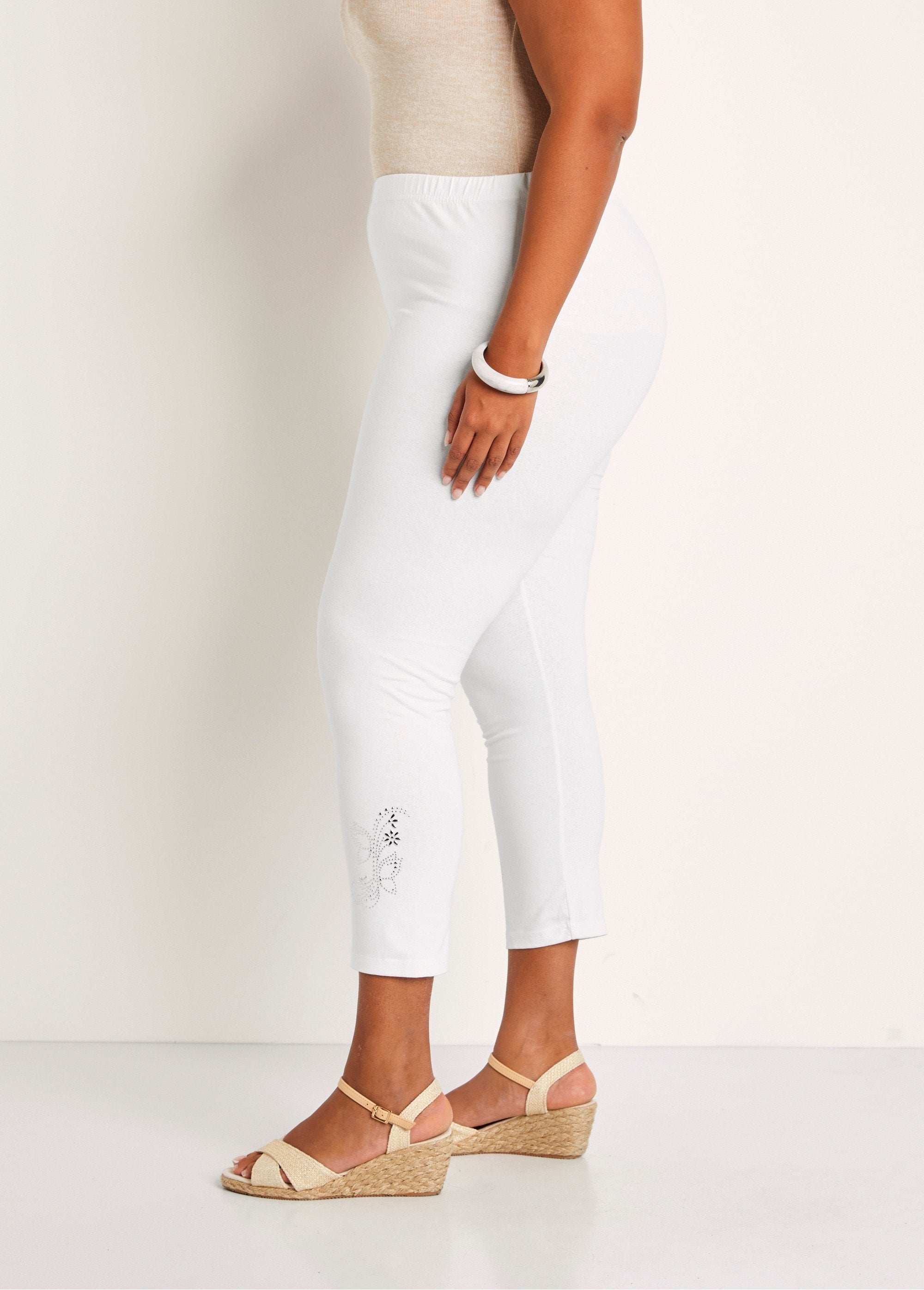 Legging_liso_corto_con_cinturilla_elástica_Blanco,_Blanca_DR1_curvy