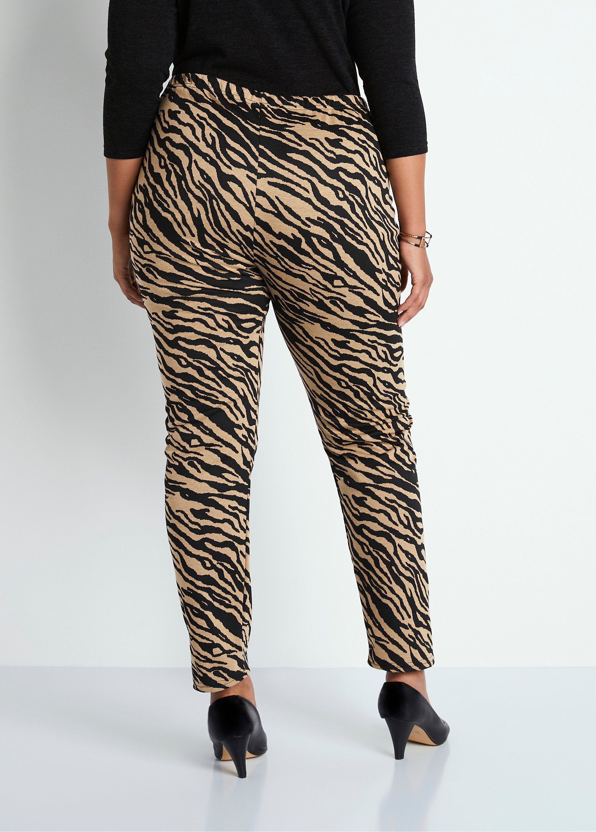 Leggings_de_punto_jacquard_con_cintura_elástica_camello_cebra_DO1_curvy