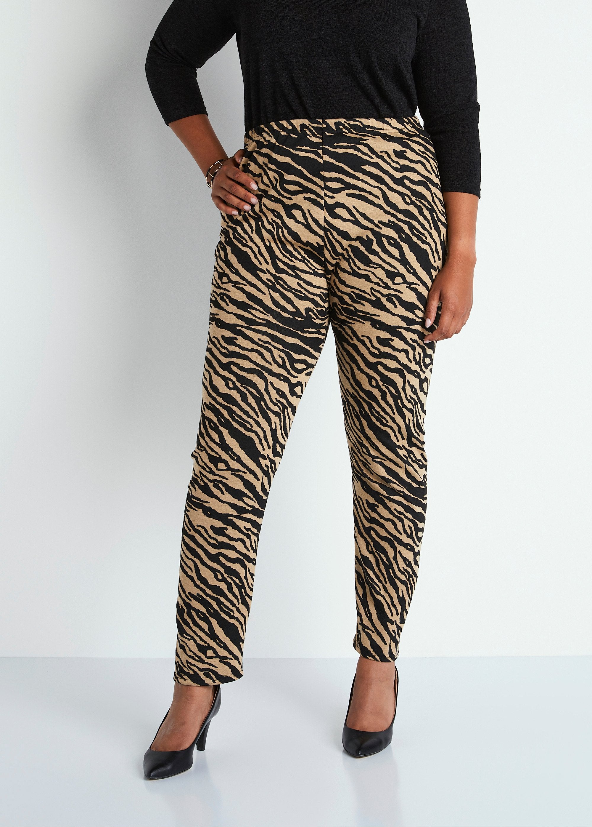 Leggings_de_punto_jacquard_con_cintura_elástica_camello_cebra_FA1_curvy