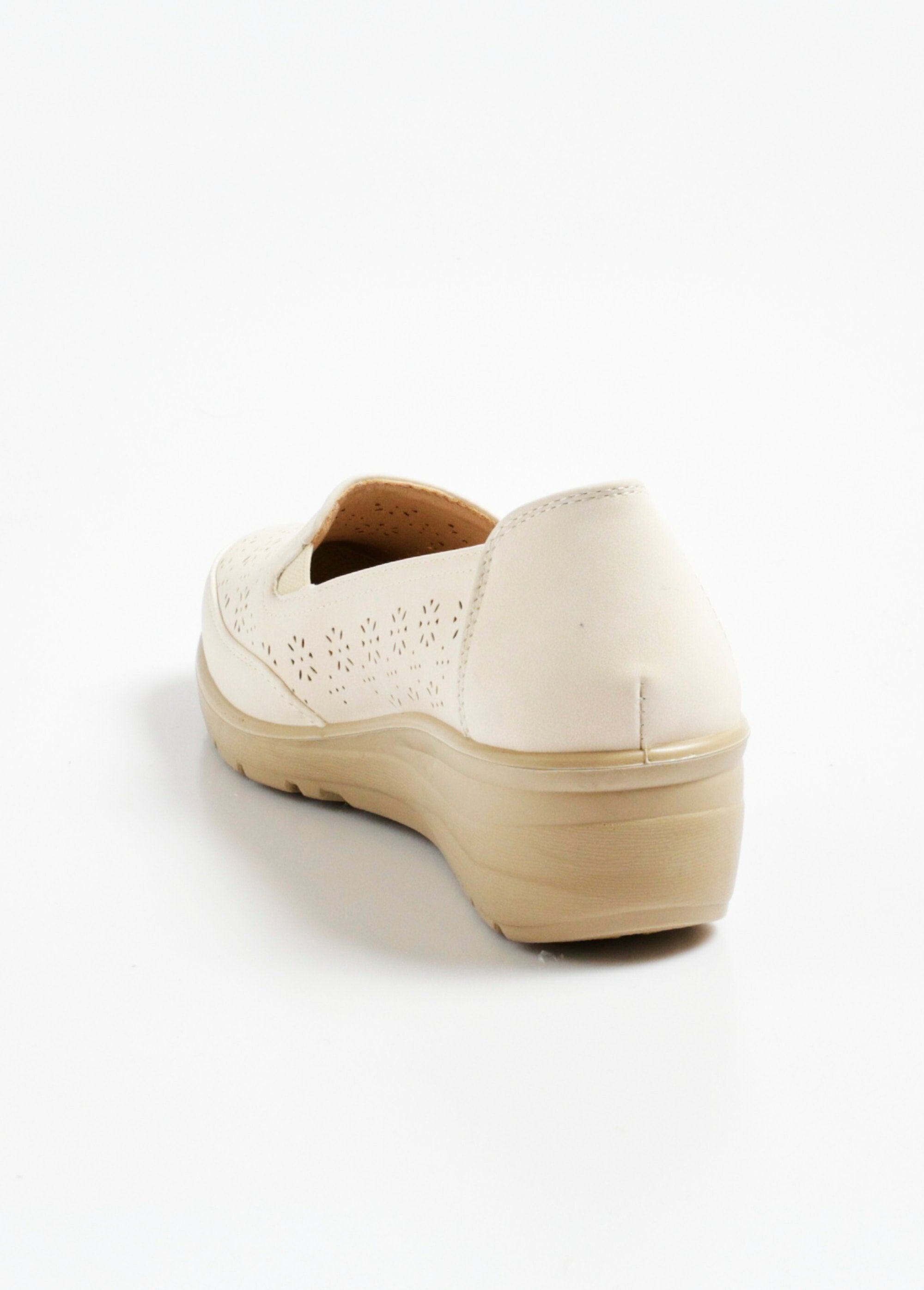 Mocassin_ajouré_confort_élastiques_côtés_Beige_DO1_slim