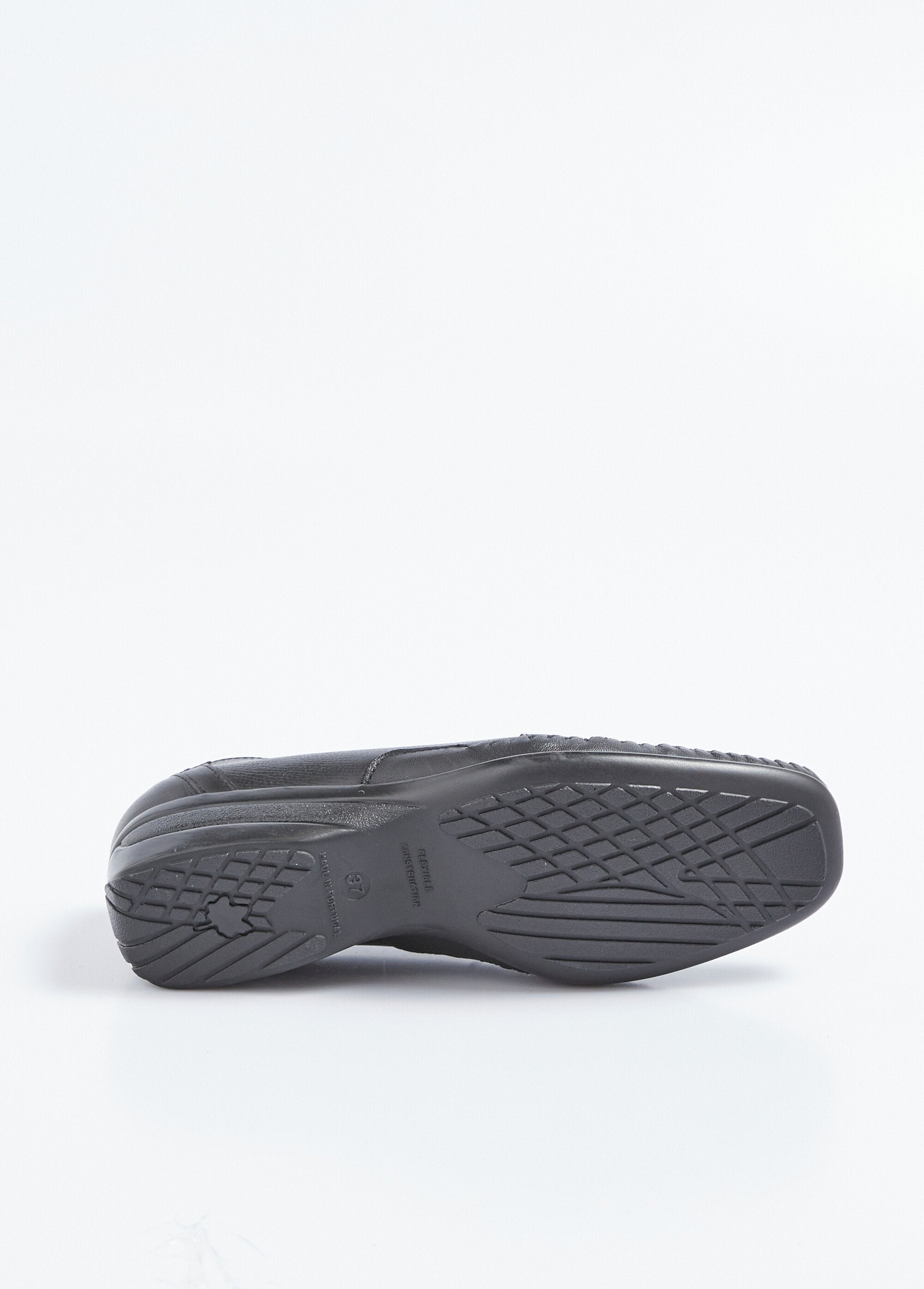 Mocasines_cuña_piel_elastica_ancho_confort_Negro_UN1_slim