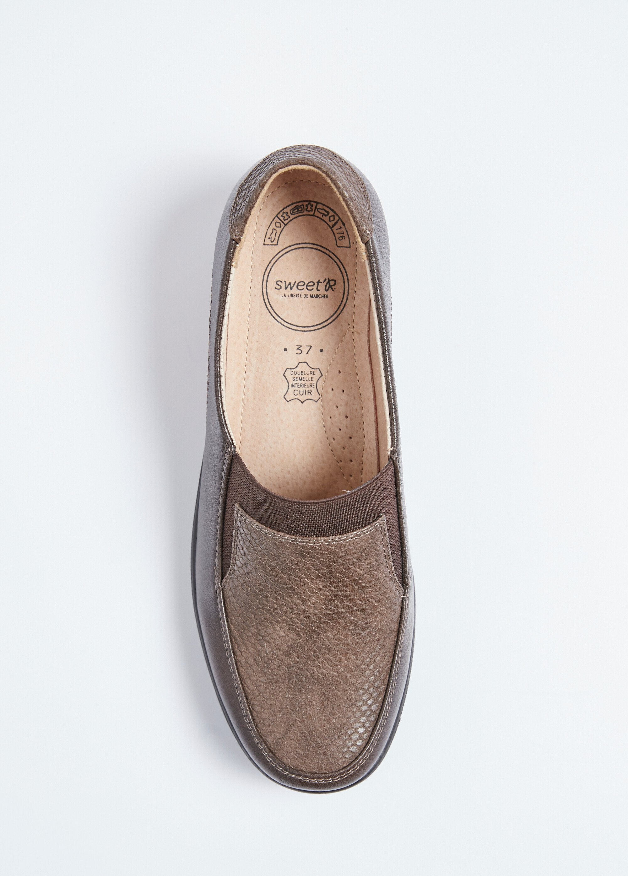 Mocasines_de_cuña_de_piel_con_elástico_de_ancho_amplio_Castaño_OV1_slim