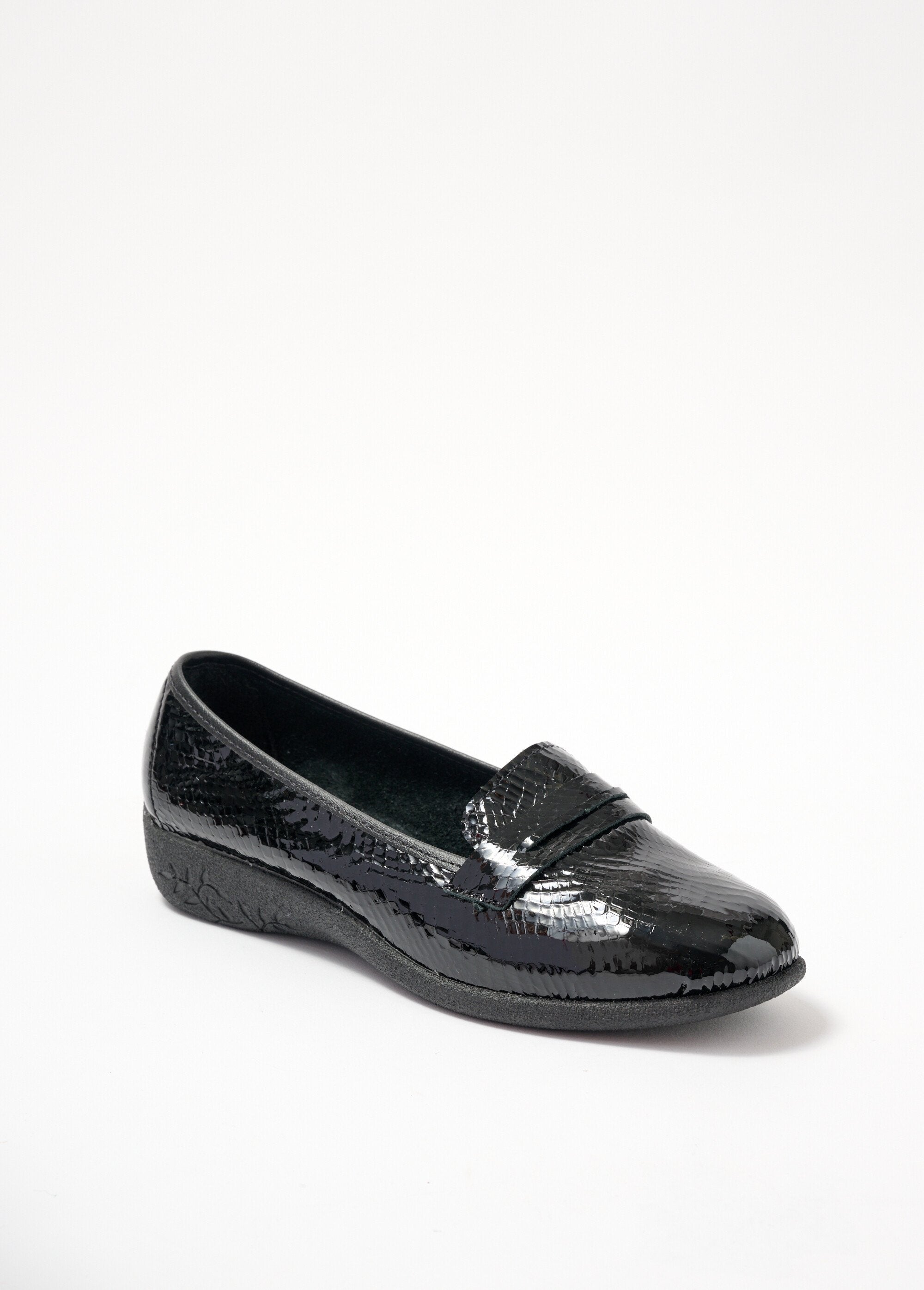 Mocasines_anchos_de_charol_efecto_cocodrilo_Noir_FA1_slim