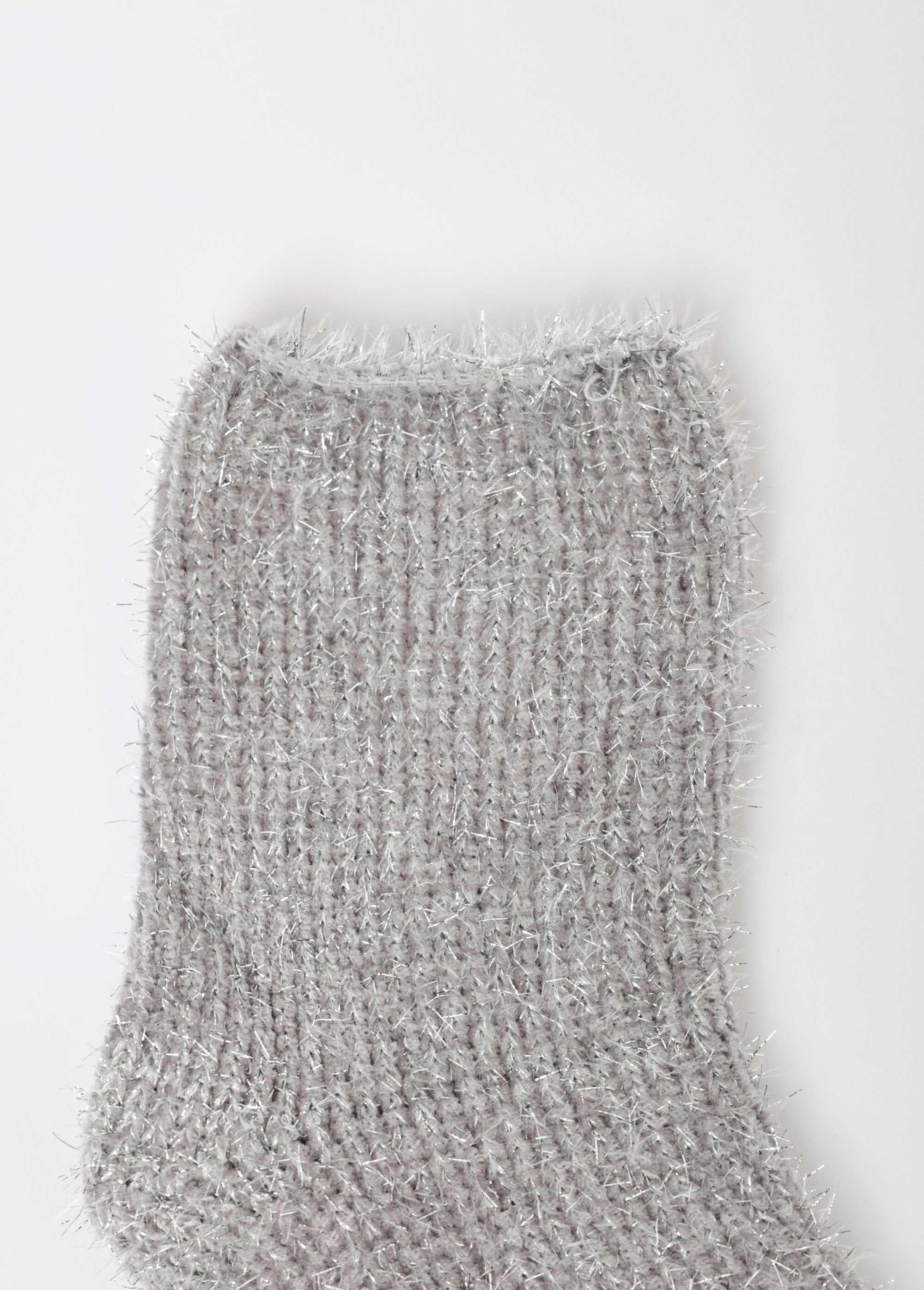 Par_de_calcetines_de_punto_de_chenilla_Gris_claro_DE2_slim
