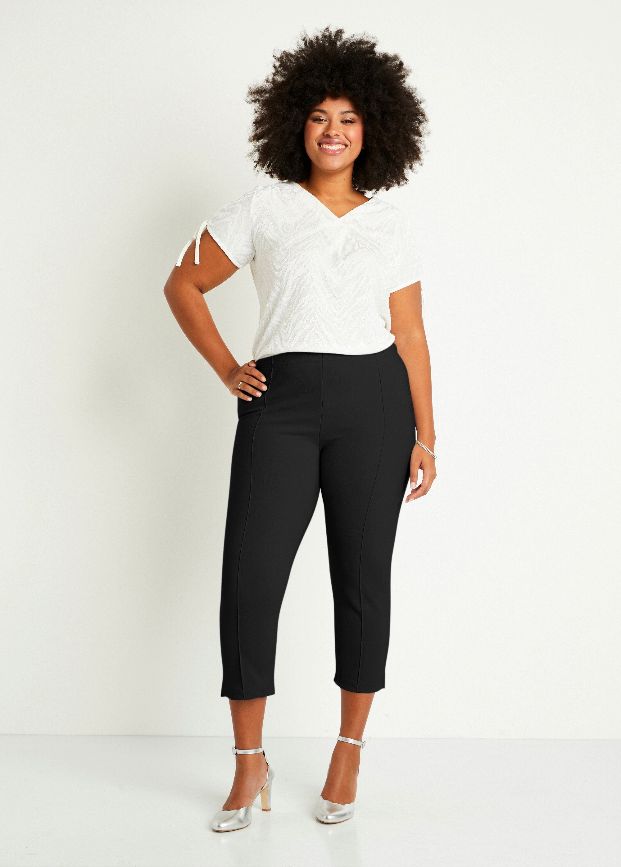 Pantalones_cropped_con_cintura_elástica_de_canalé_Negro_SF1_curvy