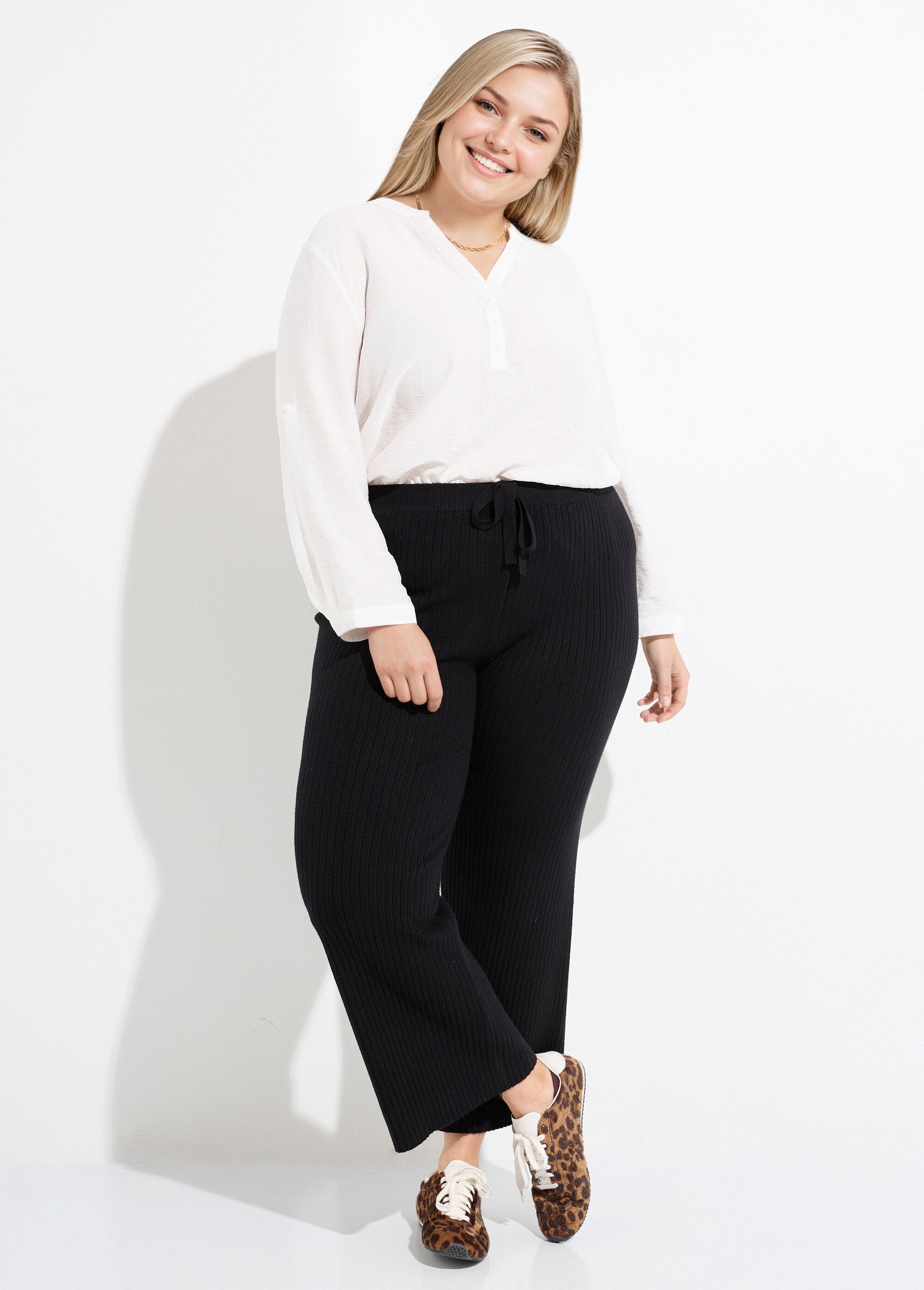 Pantalón_de_punto_cómodo,_corte_ancho._Negro_SF1_curvy