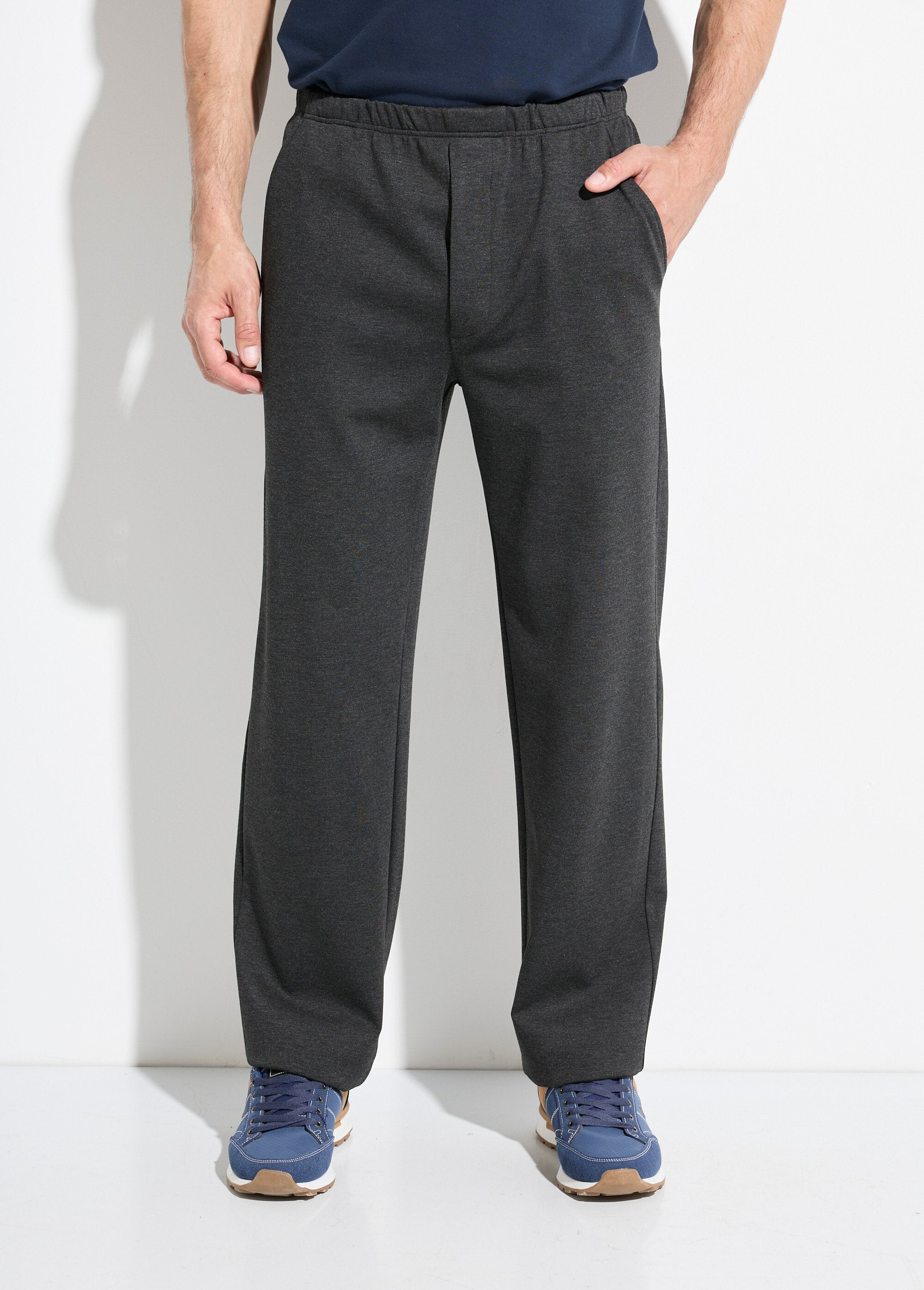 Pantalón_recto_con_cinturilla_elástica_en_tejido_elástico_Antracita_FA1_slim