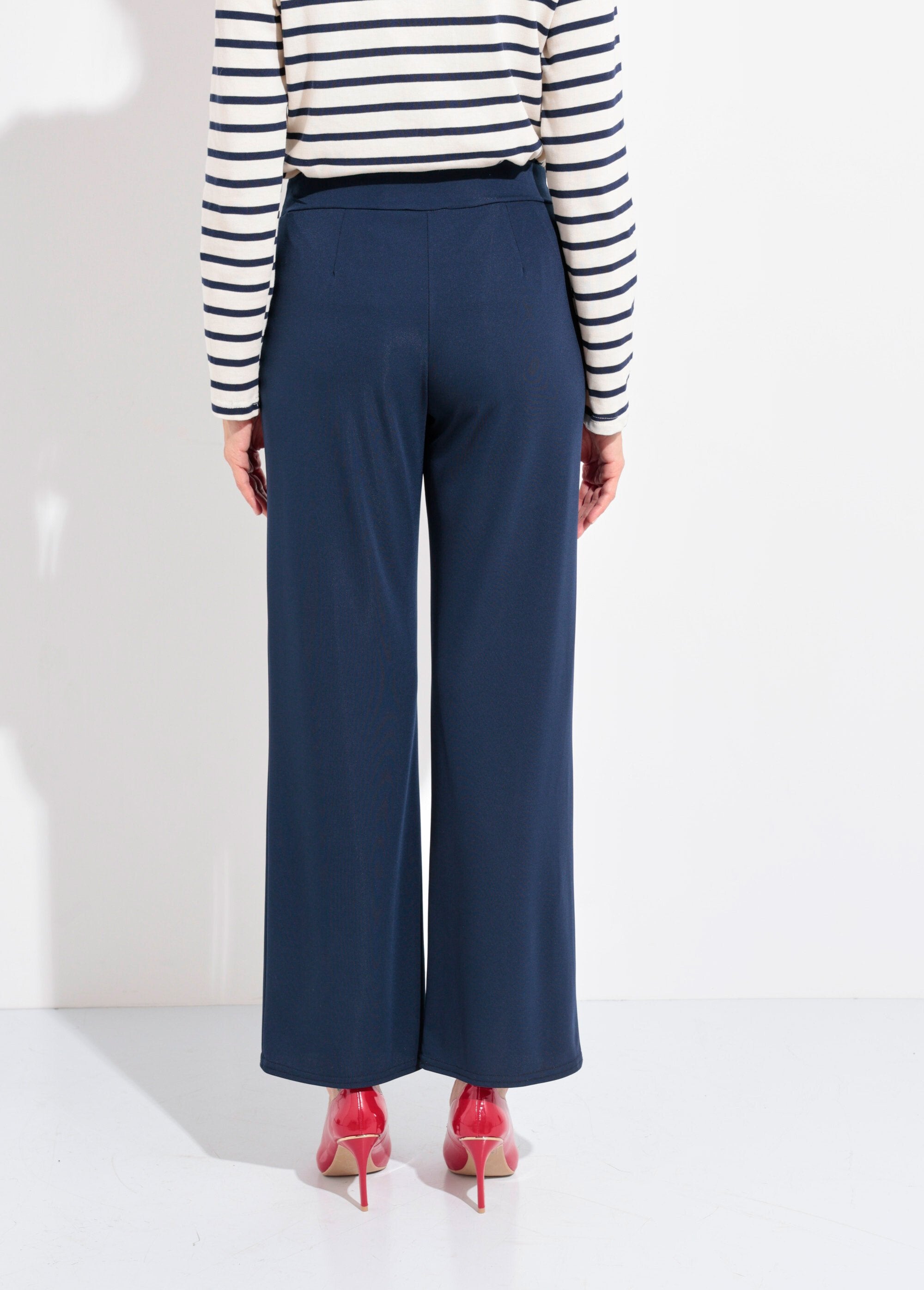 Pantalones_elásticos_fluidos_con_cinturón_Marina_DO1_slim