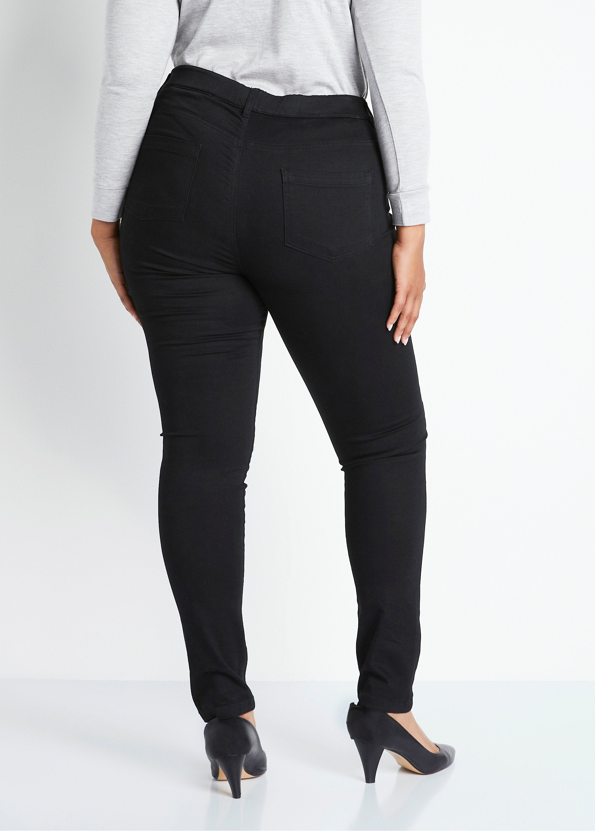 Pantalón_jegging_de_denim_elástico_con_vientre_plano_Negro_DO1_curvy