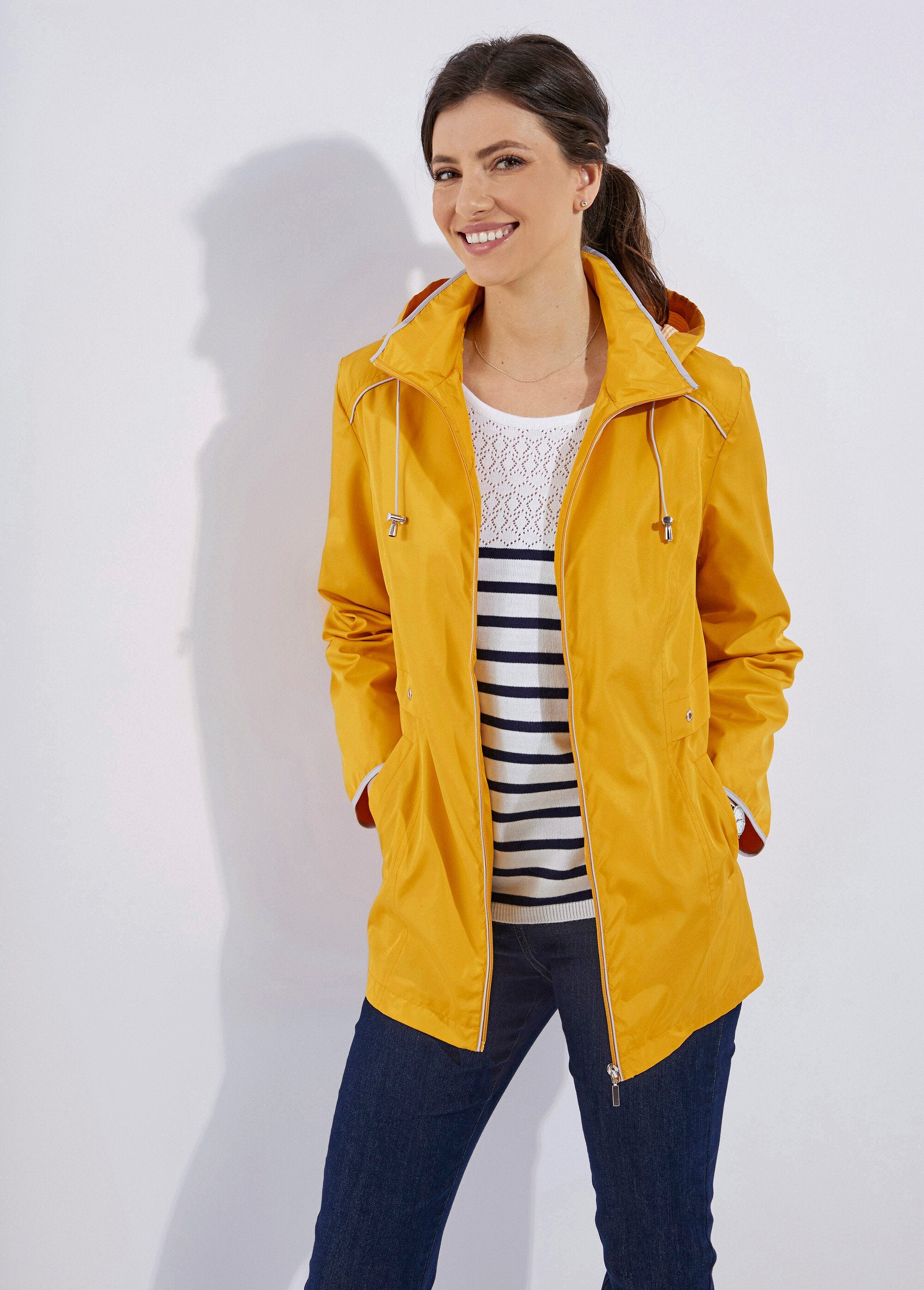 Parka_corta_con_cremallera_Mostaza_FA1_slim