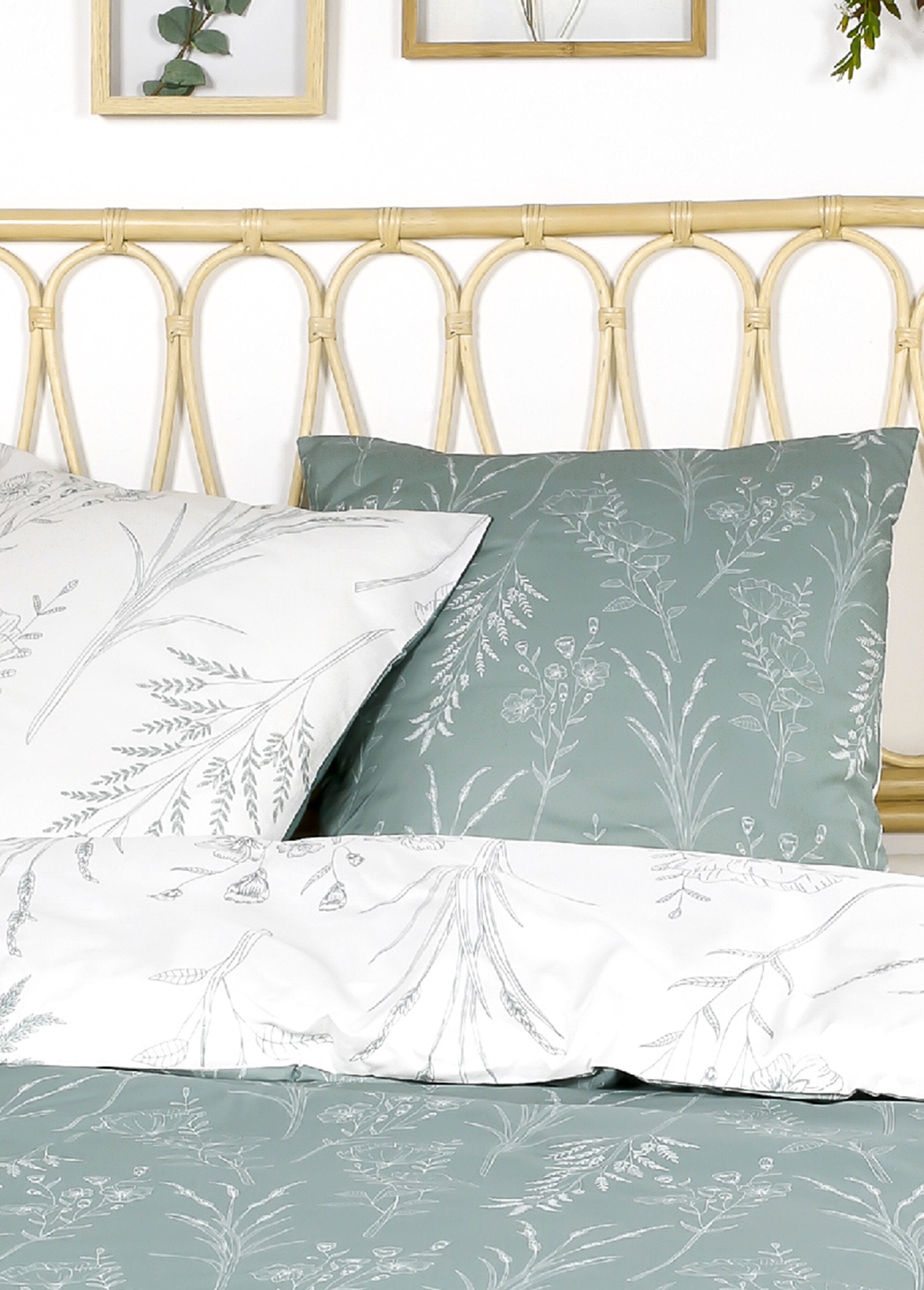 Juego_de_cama_de_franela_240_x_220_cm,_estampado_floral_Verde_claro_y_blanco_DE1_slim
