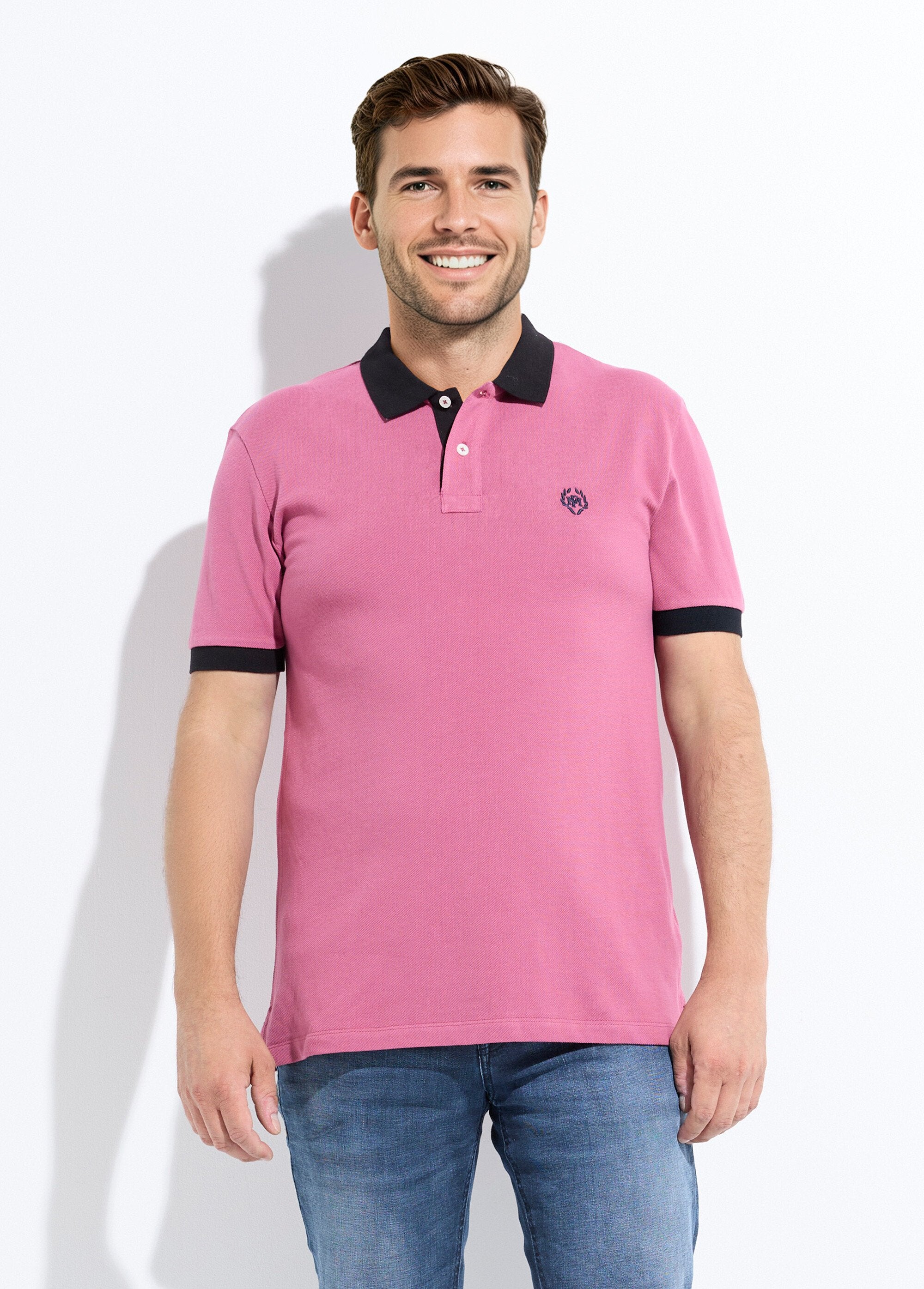 Polo_de_hombre_con_cuello_y_mangas_en_contraste._rosa_oscuro_FA1_slim