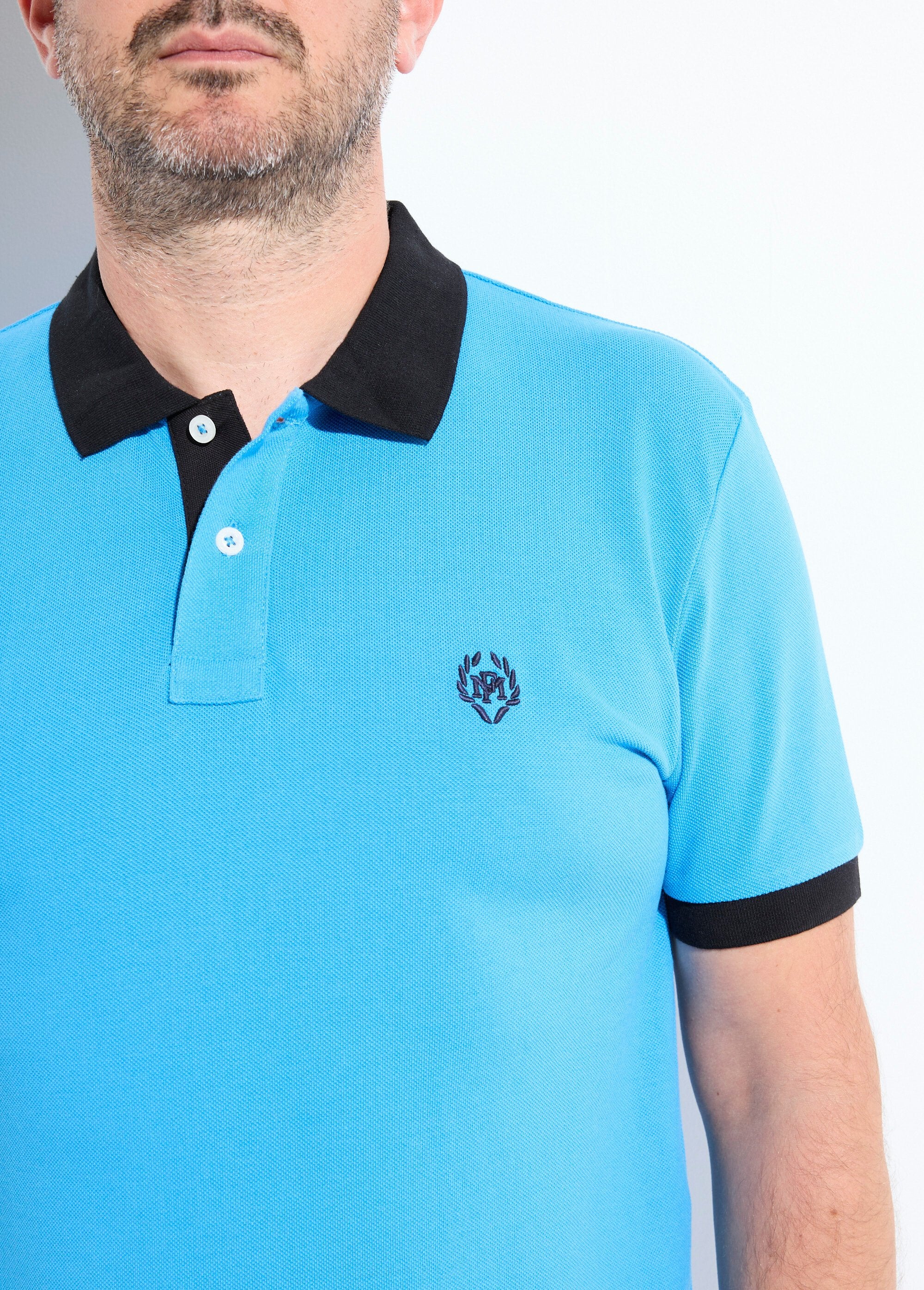 Polo_de_hombre_con_cuello_y_mangas_en_contraste._Azul_DE1_slim