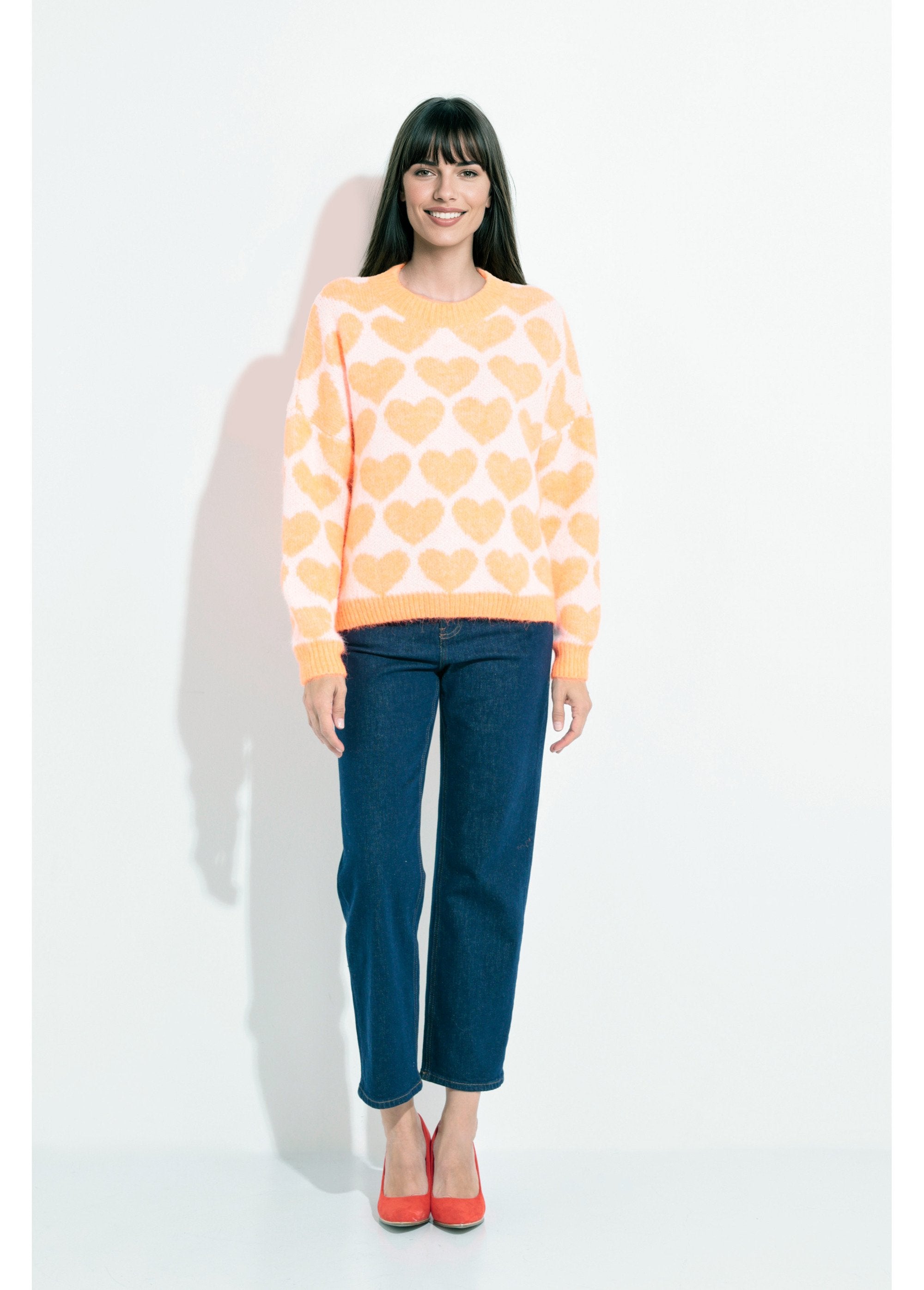Suéter_de_punto_cálido_con_corazones_de_lana_esponjosos._naranja_brillante_SF1_slim