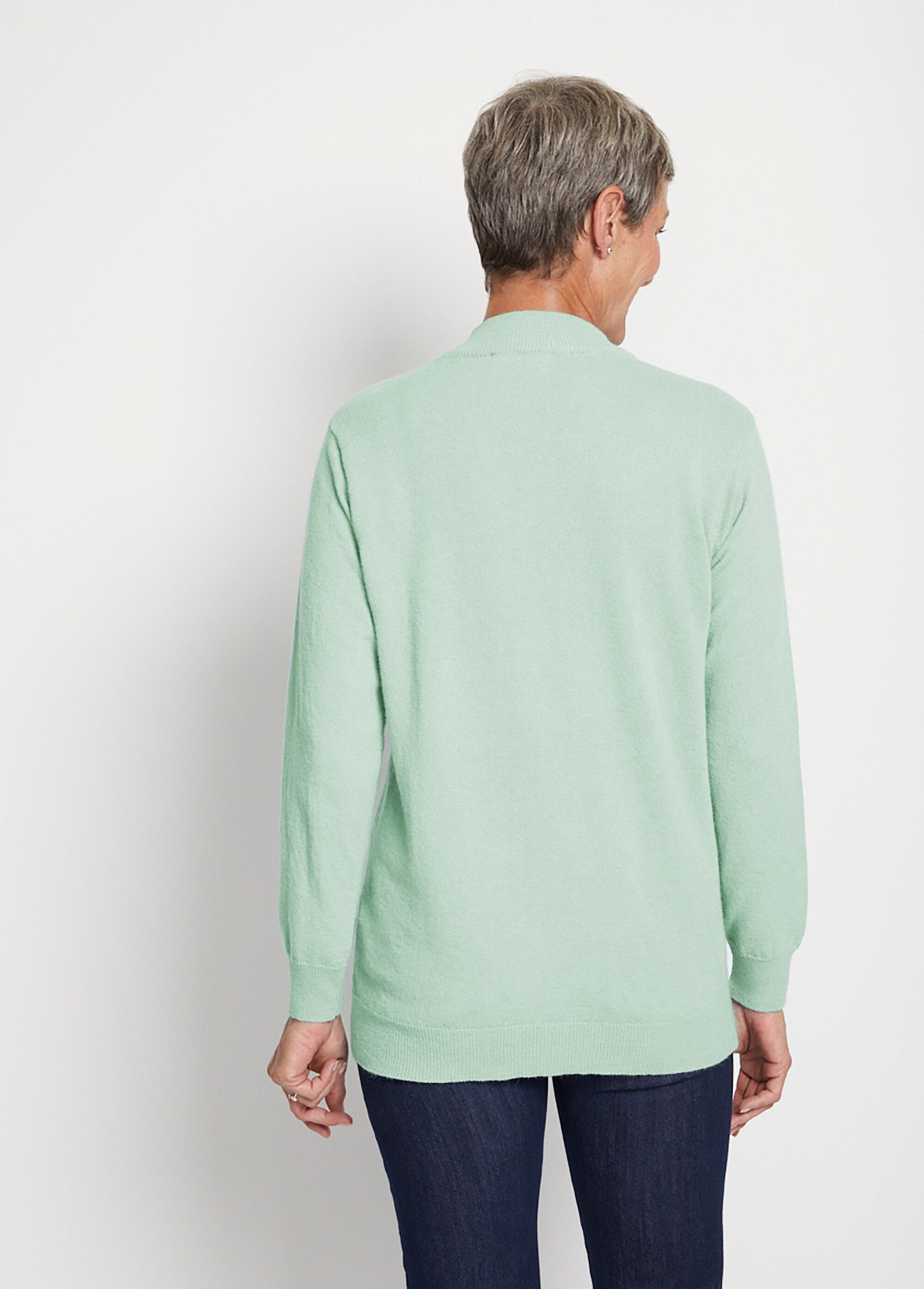 Cálido_jersey_de_cuello_alto_con_lana_y_angora_menta_DO1_slim