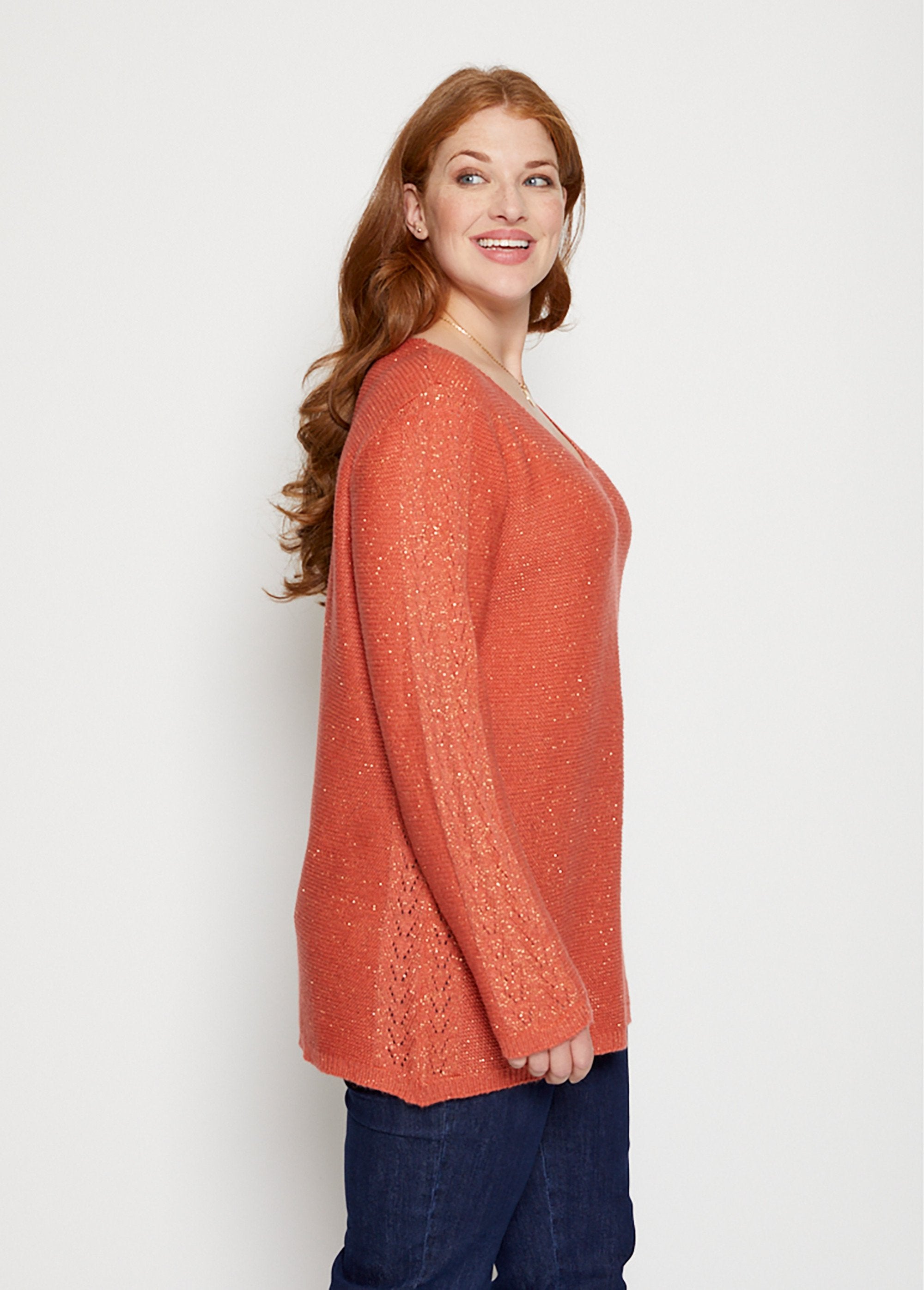 Jersey_con_cuello_de_pico_redondeado_y_detalles_calados_Tomette_DR1_curvy