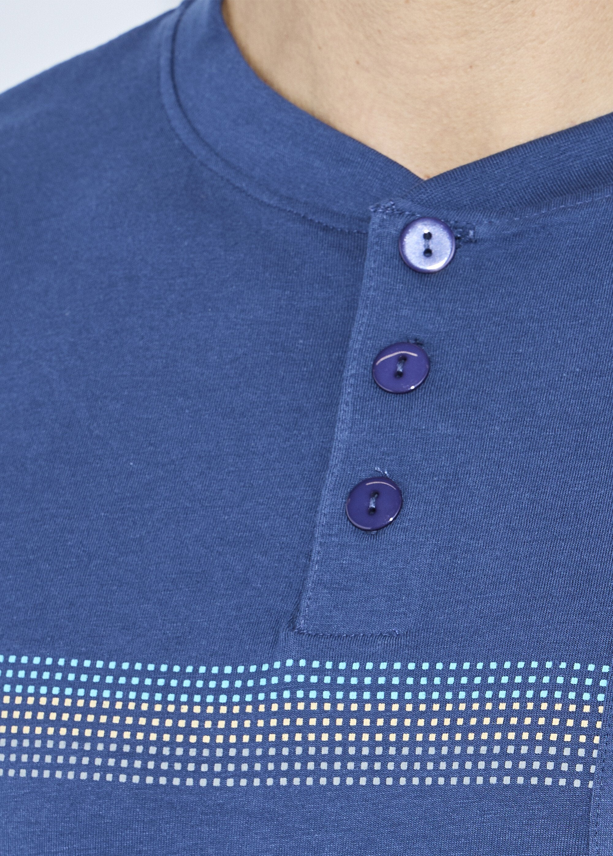 Pijama_con_cuello_tunecino,_jersey_de_algodón,_bajos_elásticos._Azul_DE1_slim