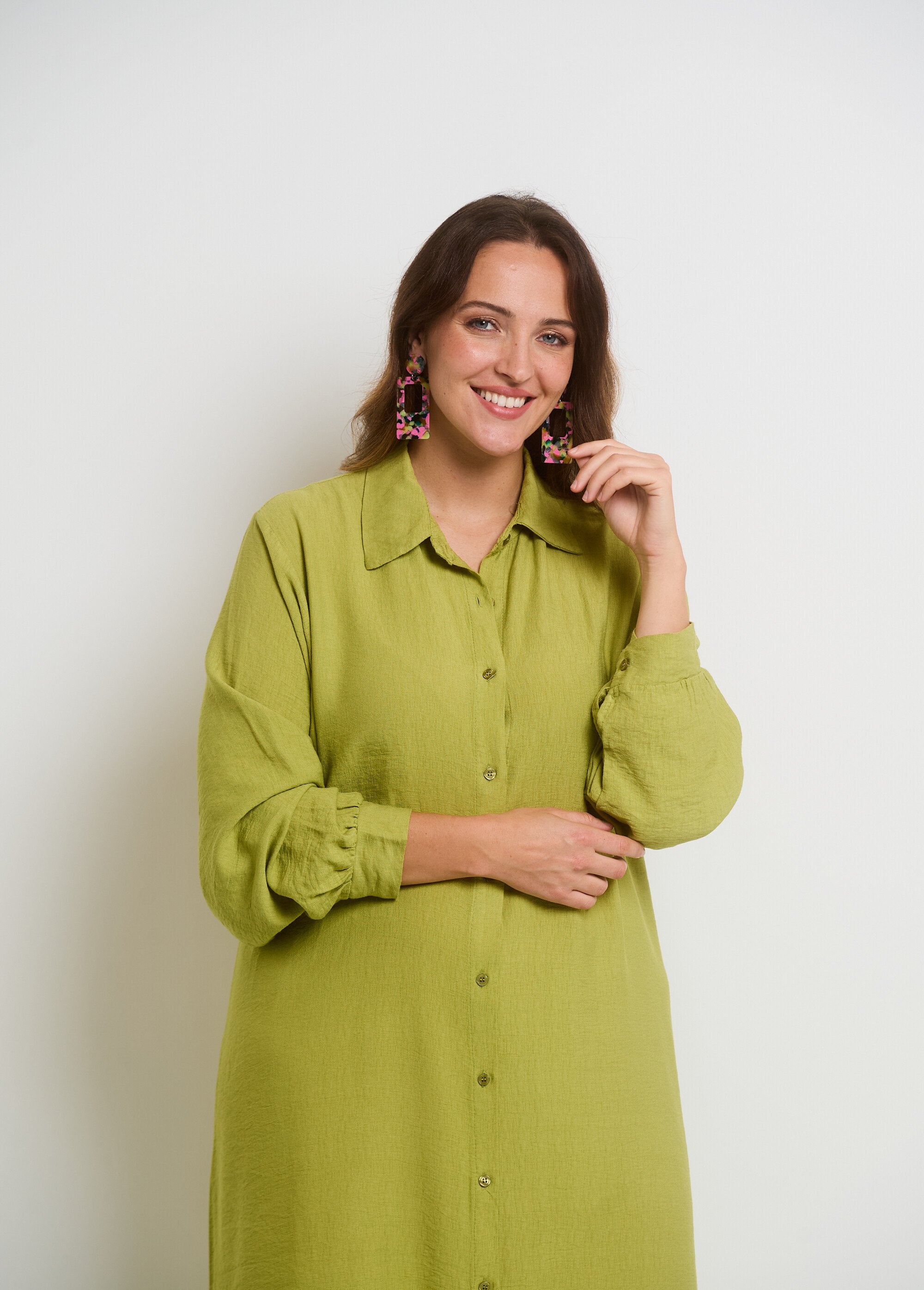 Vestido_blusa_con_botones_de_manga_larga_verde_oliva_DE1_curvy