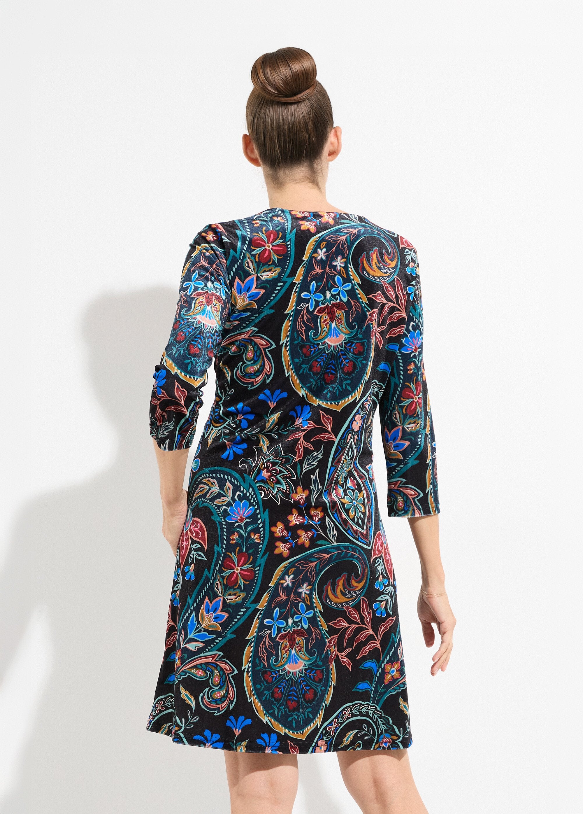 Robe_courte_en_velours_imprimé_cachemire_Noir_imprime_DO1_slim