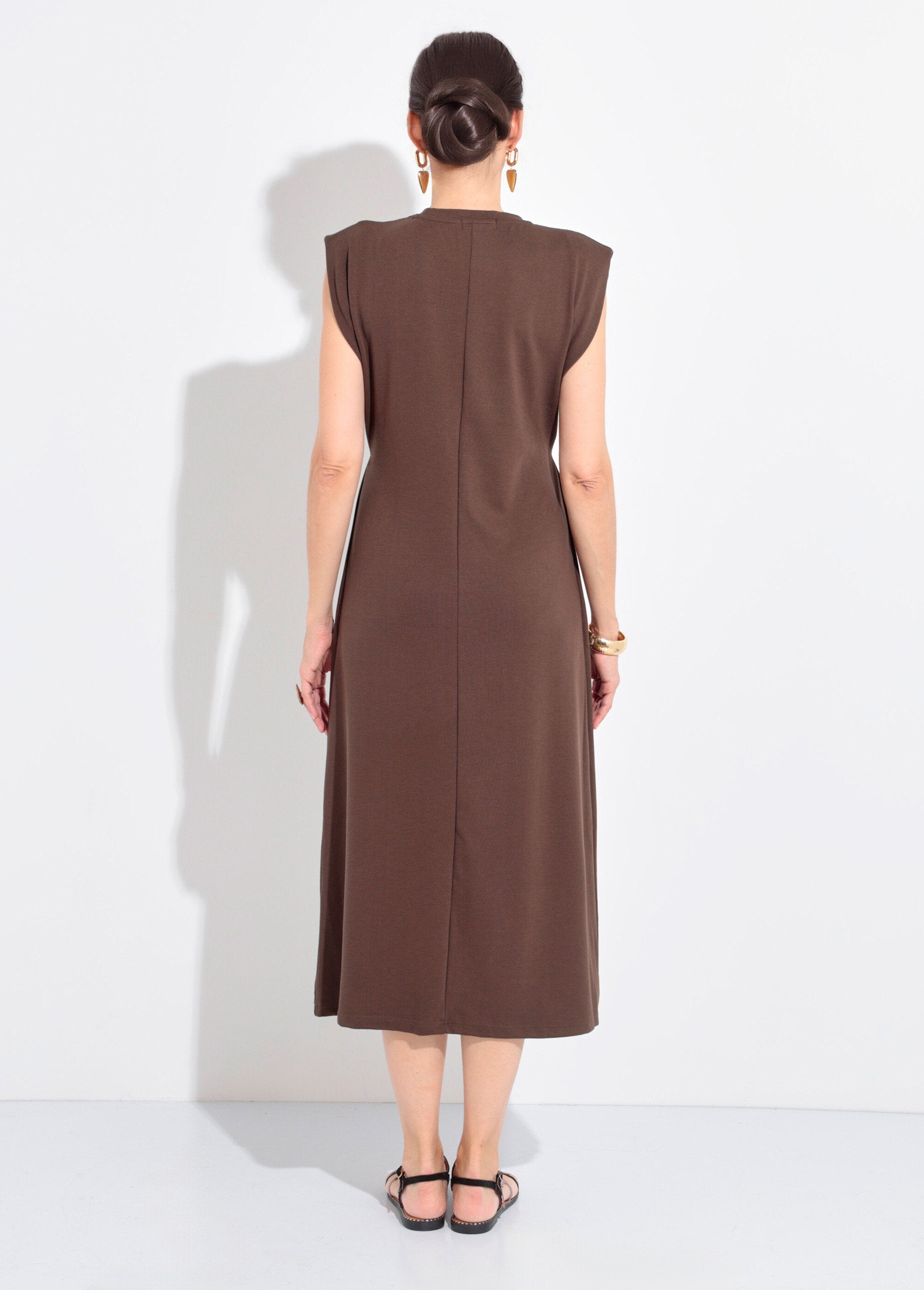 Vestido_camisero_largo_liso_con_cuello_redondo_Castaño_DO1_slim