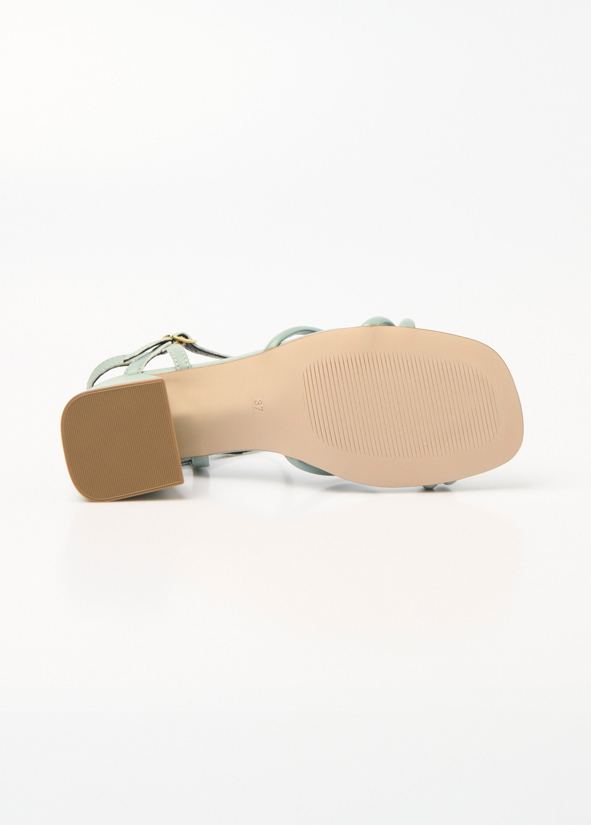 Sandalias_de_tiras_finas_con_tacón_cuadrado_Verde_UN1_slim