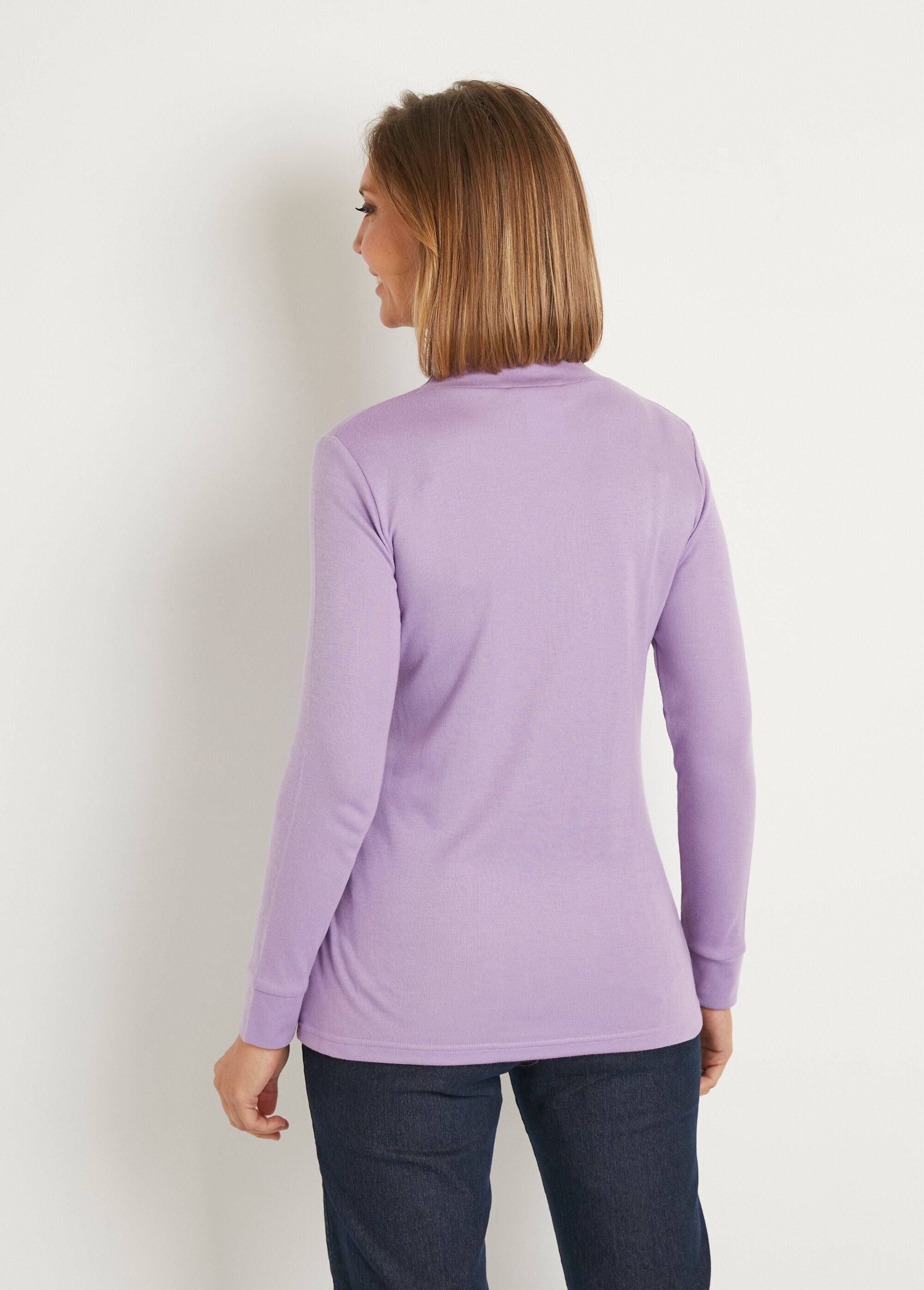 Cálida_camiseta_interior_de_punto_interlock_liso_con_cuello_alto_Color_de_malva_DO1_slim