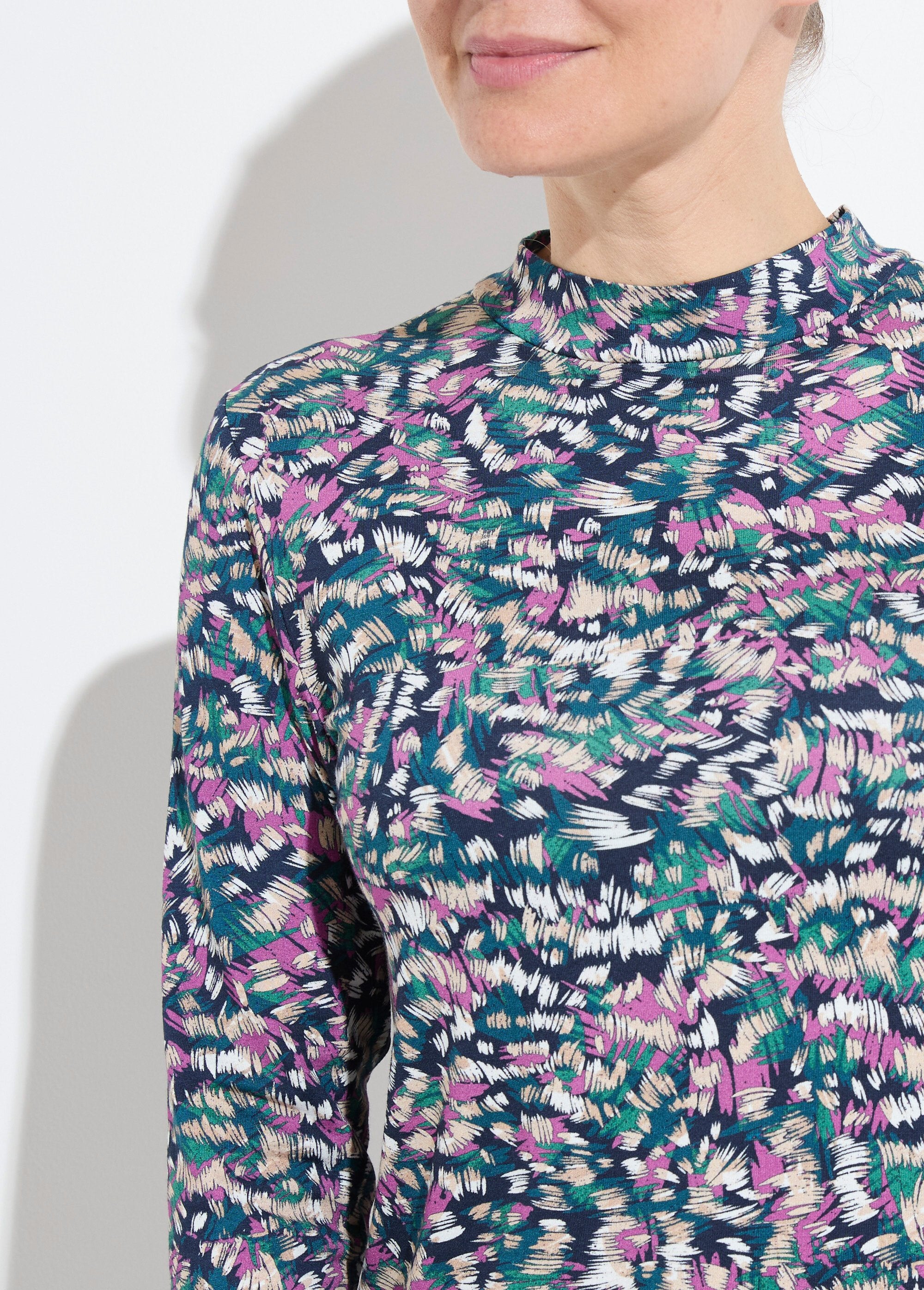 Camiseta_interior_de_manga_larga_con_cuello_alto_estampada_Azul_marino_y_rosa_DE1_slim
