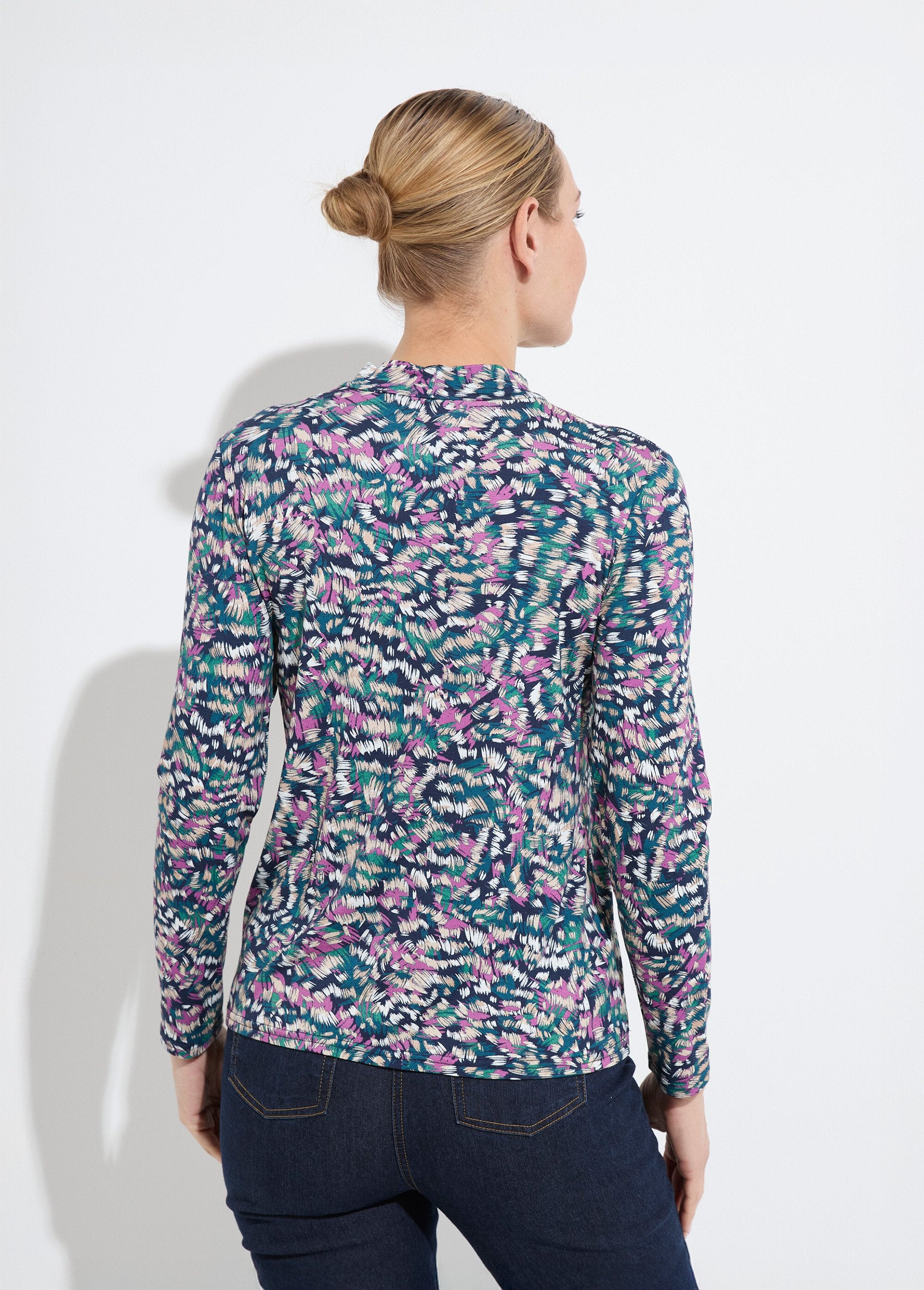 Camiseta_interior_de_manga_larga_con_cuello_alto_estampada_Azul_marino_y_rosa_DO1_slim