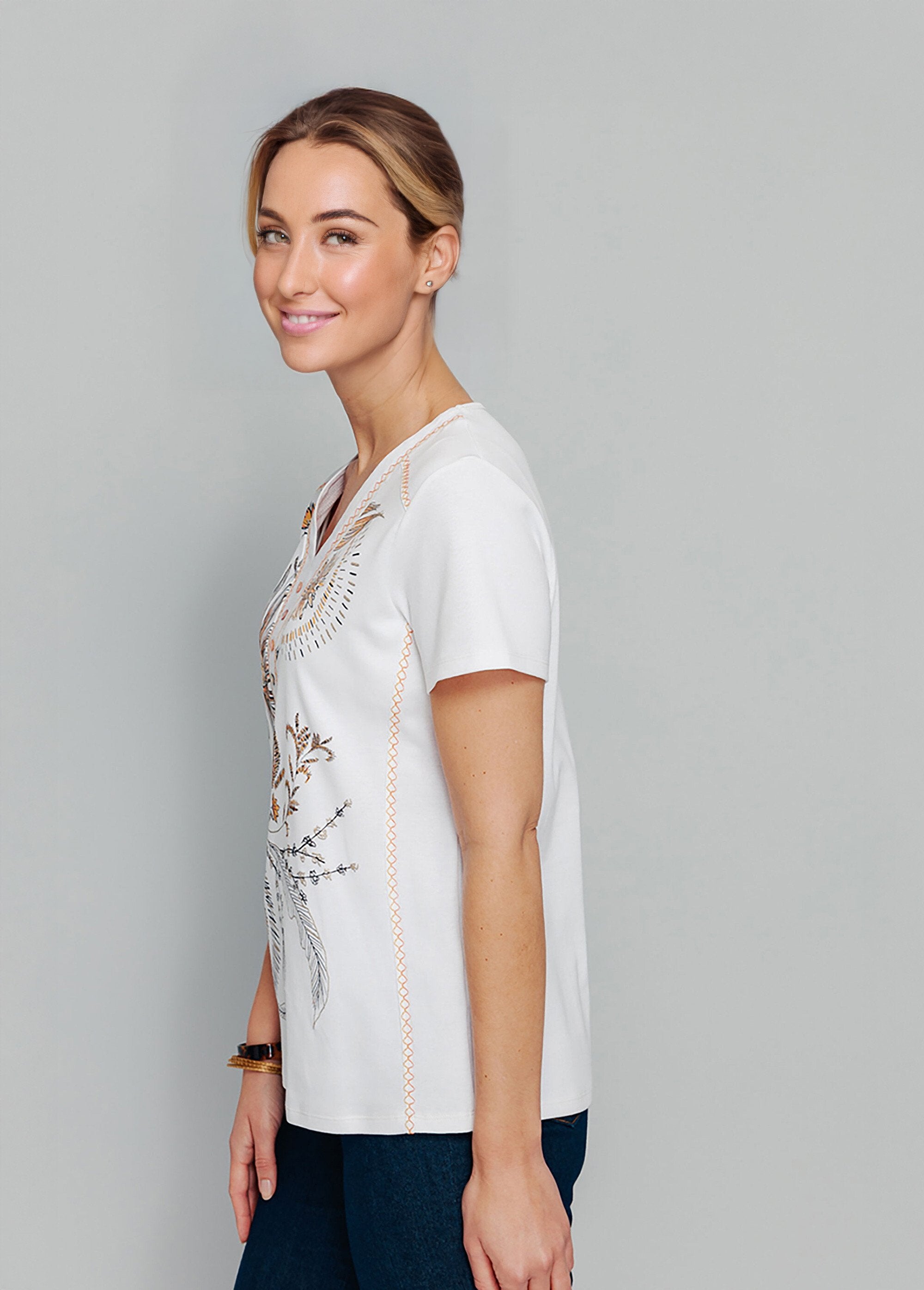 Camiseta_estampado_floral_con_bordado_Natural_DR1_slim