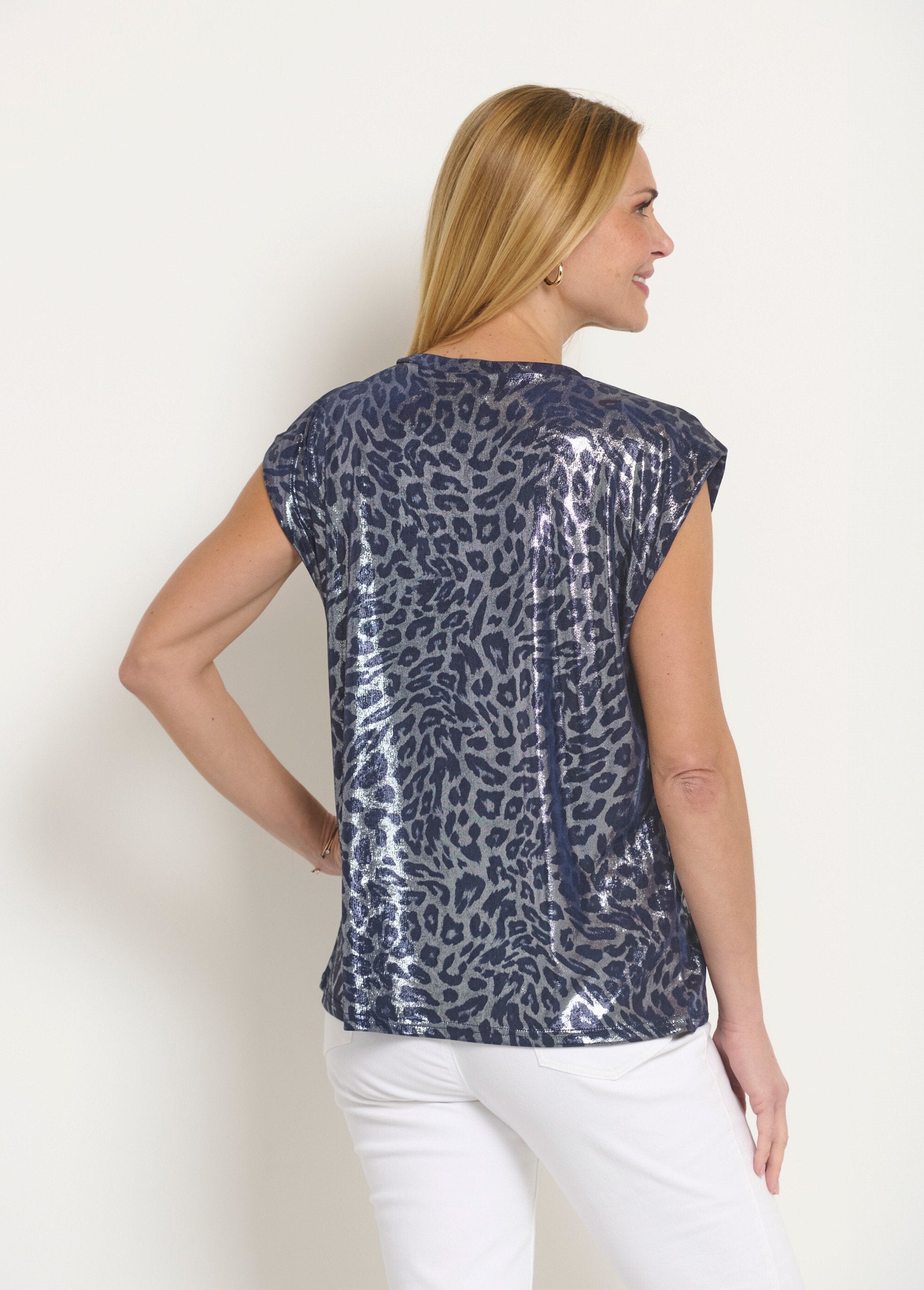 Camiseta_sin_mangas_con_estampado_de_leopardo_metalizado_lirios_azul_marino_DO1_slim