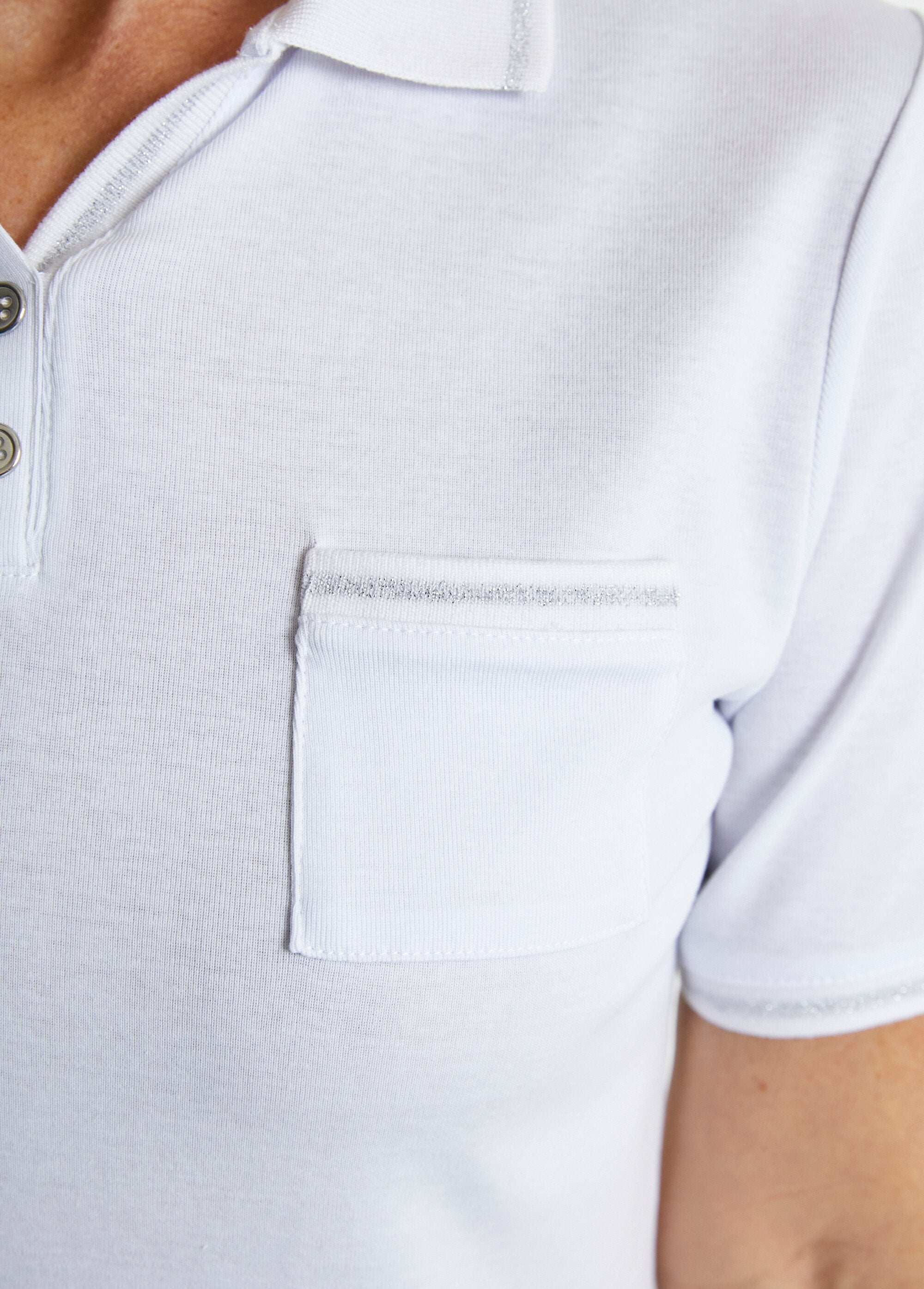 Camiseta_de_punto_con_cuello_de_polo_Blanc_DE2_slim