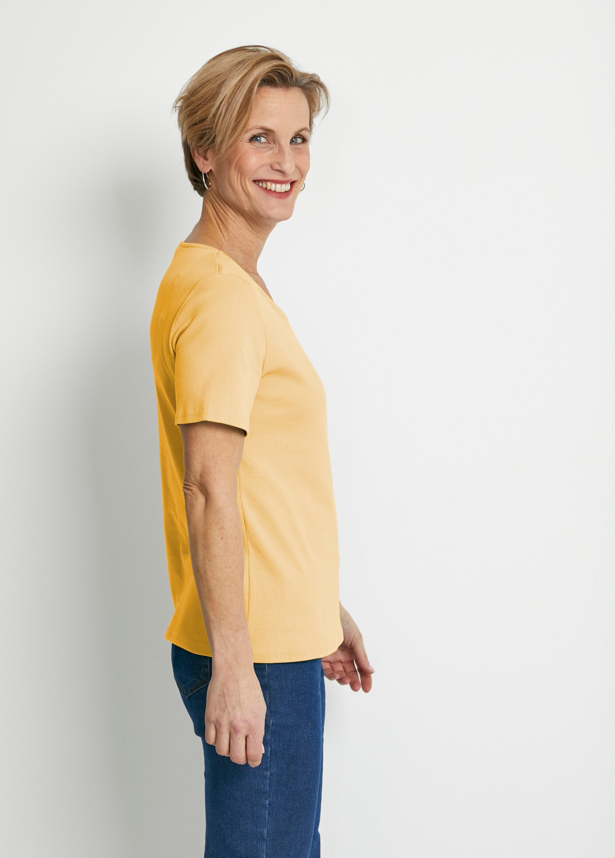 Camiseta_de_manga_corta_con_tachuelas_AMARILLO_DR1_slim