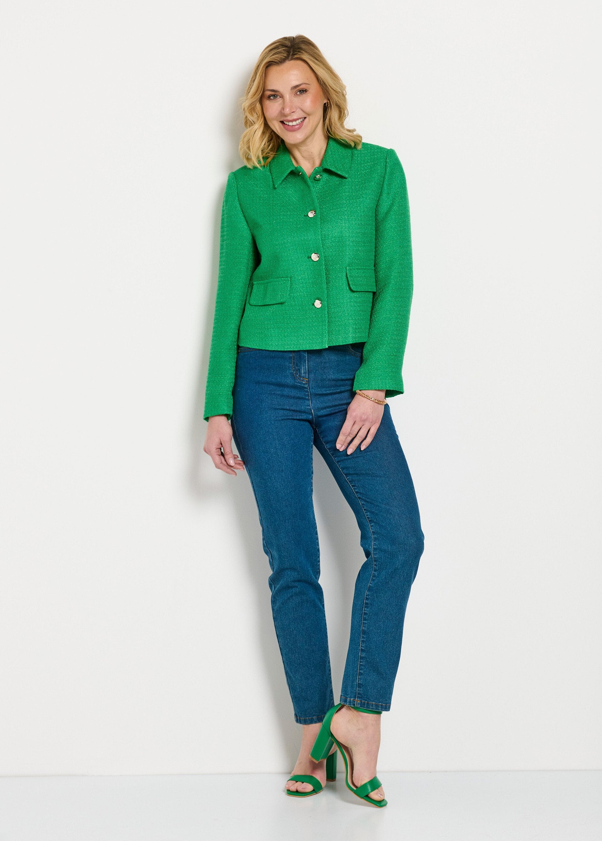 Chaqueta_corta_recta_con_botones_en_tejido_cesto_liso_Verde_SF1_slim