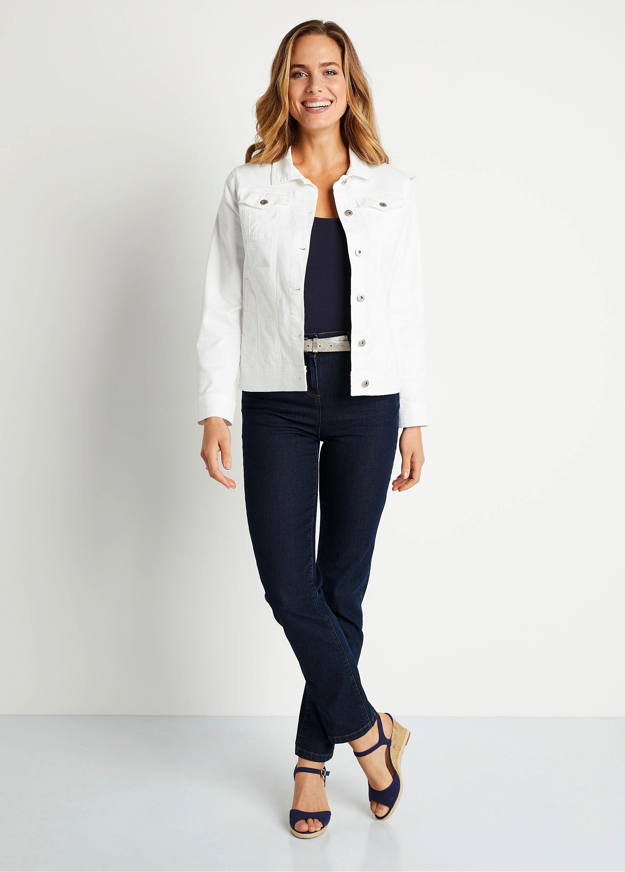 Chaqueta_vaquera_recta_con_botones_Blanco,_Blanca_SF1_slim