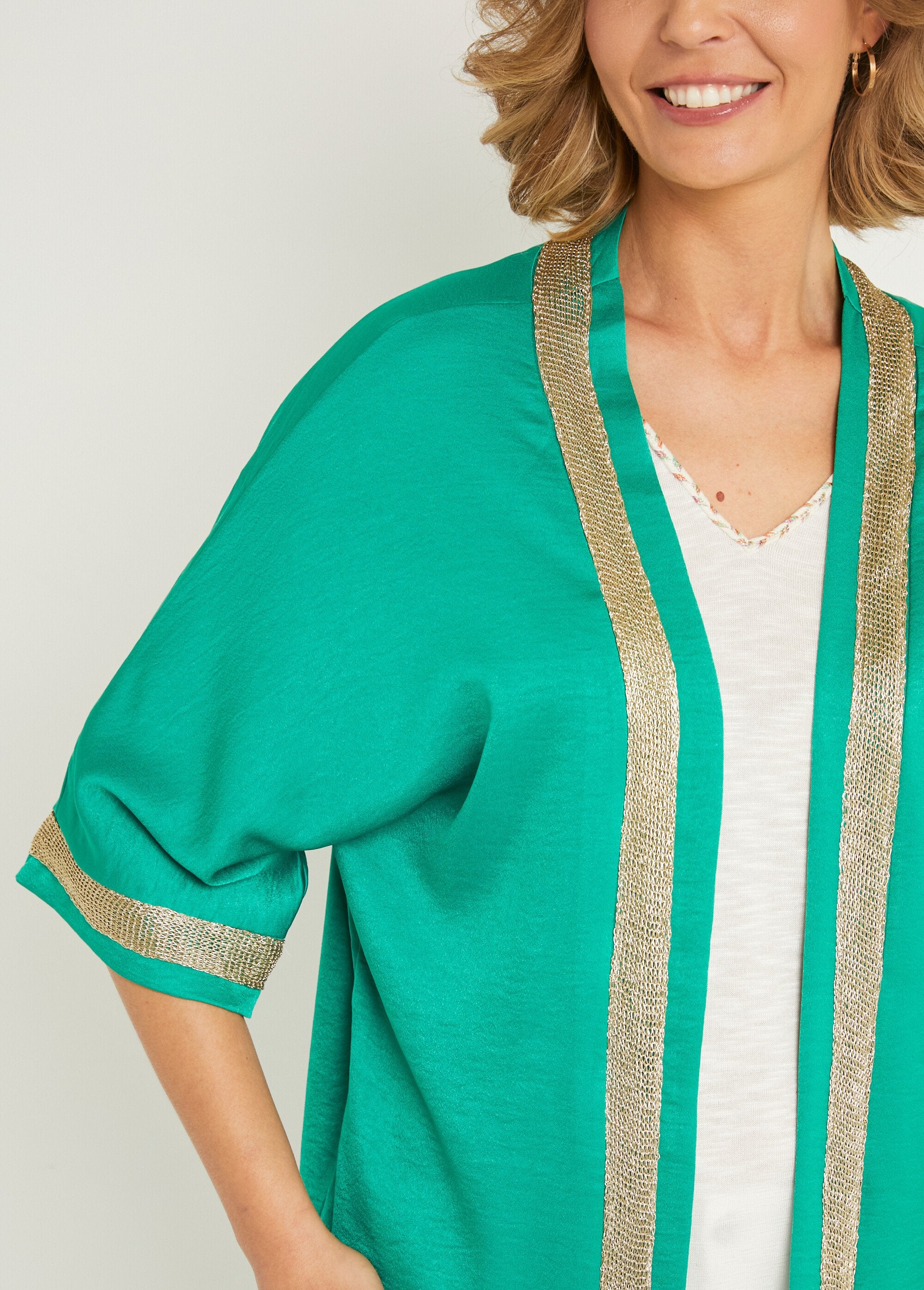 Chaqueta_larga_con_detalles_chic_Vert_DE2_slim