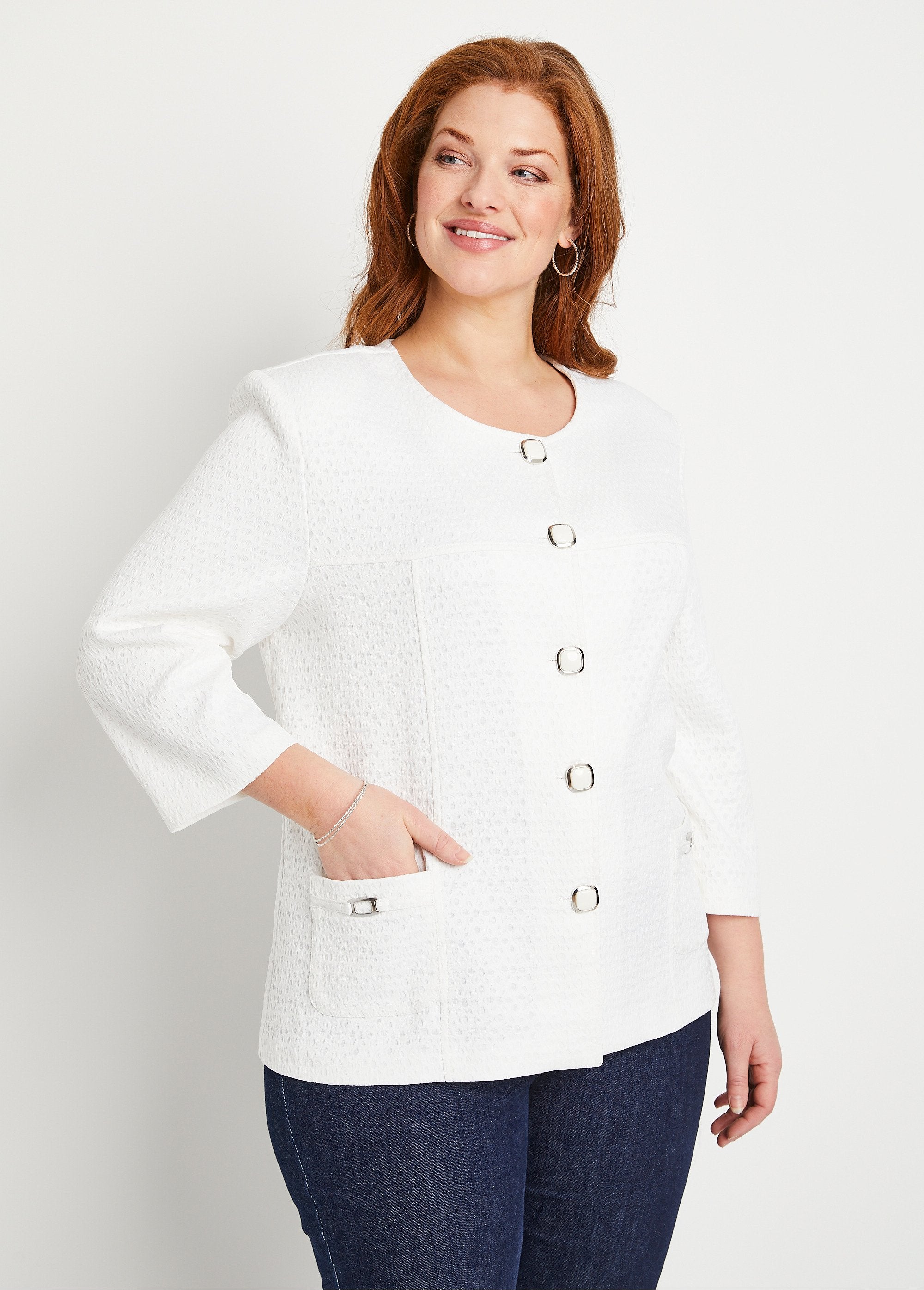 Chaqueta_con_cuello_redondo_y_manga_3/4_Blanco,_Blanca_FA2_curvy