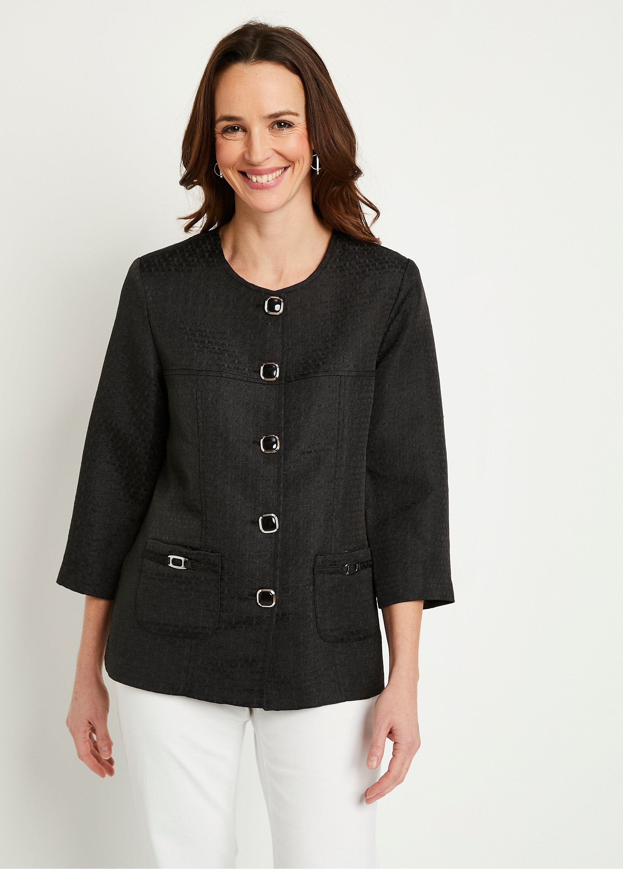 Chaqueta_con_cuello_redondo_y_manga_3/4_Negro_FA1_slim