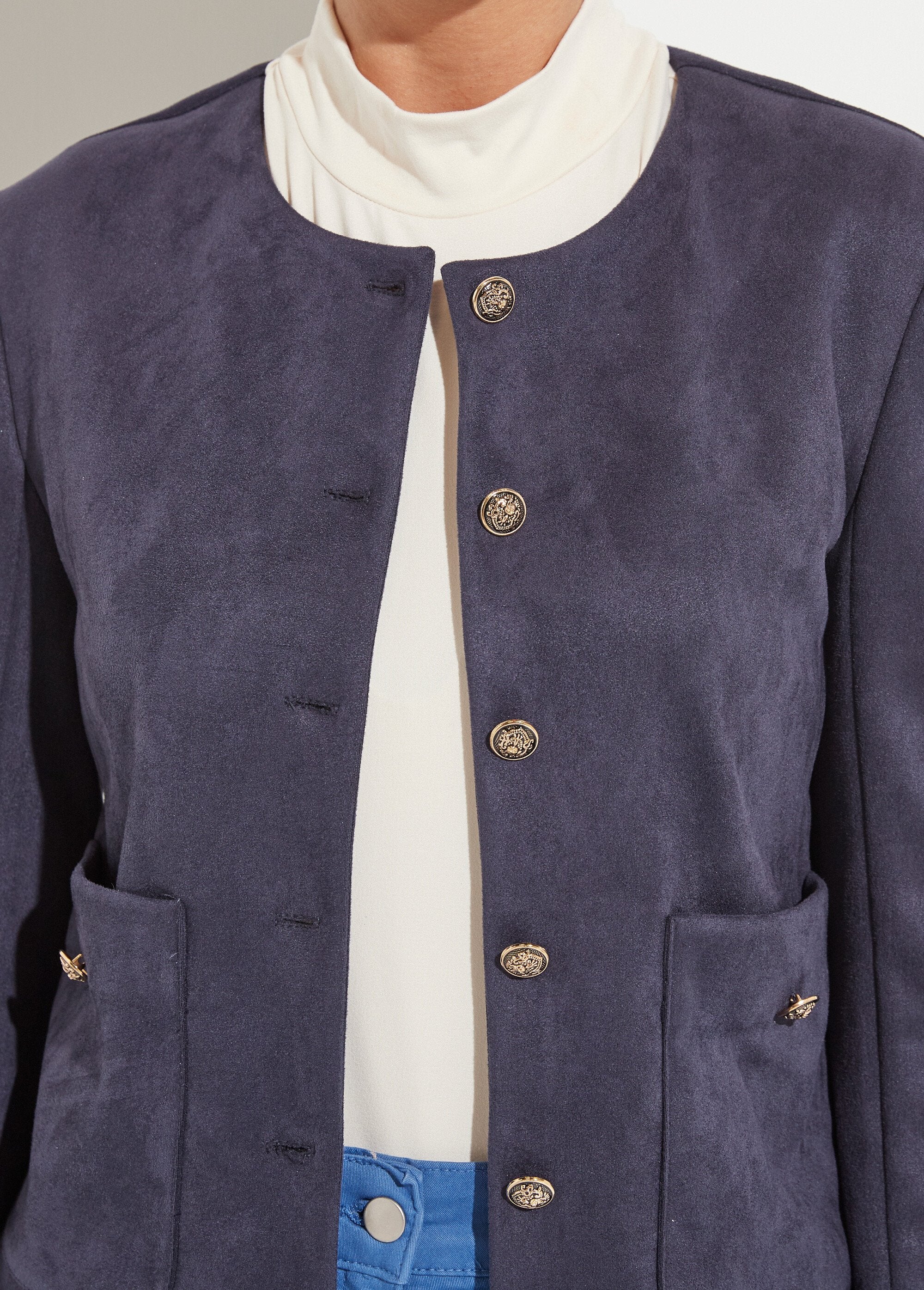 Chaqueta_corta_azul_marino_sin_cuello_y_botones_Marina_DE1_slim